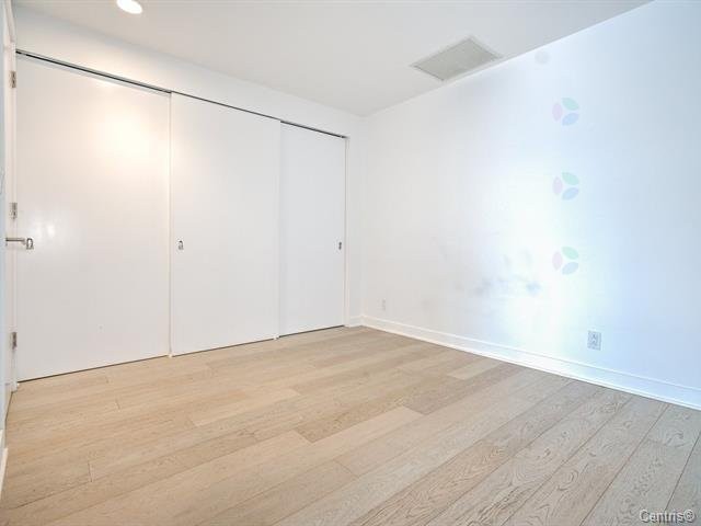 









1288


Av. des Canadiens-de-Montréal

, 1206,
Montréal (Ville-Marie),




QC
H3B3B3

