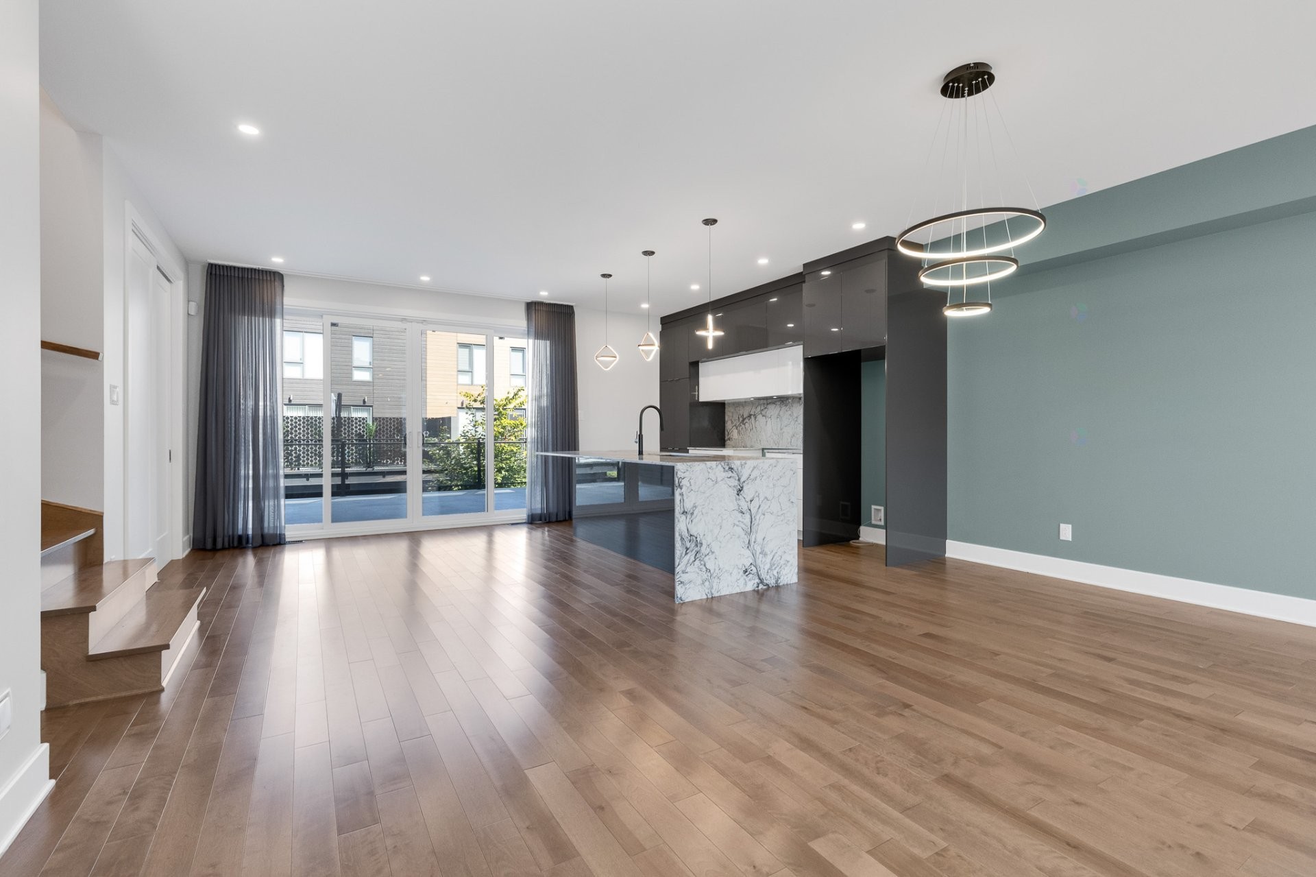 









366


Rue de Belledonne

,
Blainville,




QC
J7C0Z3

