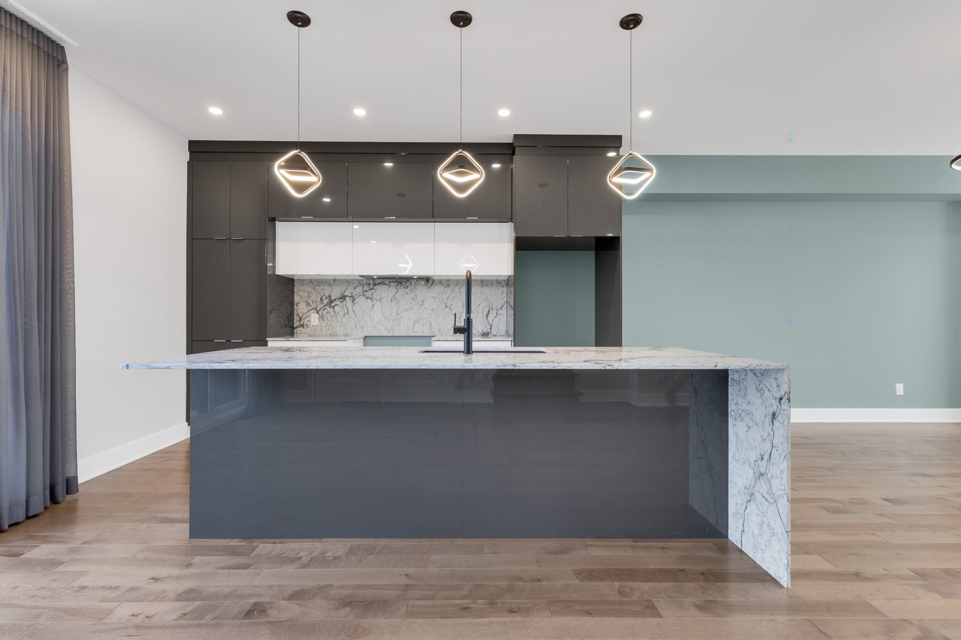 









366


Rue de Belledonne

,
Blainville,




QC
J7C0Z3

