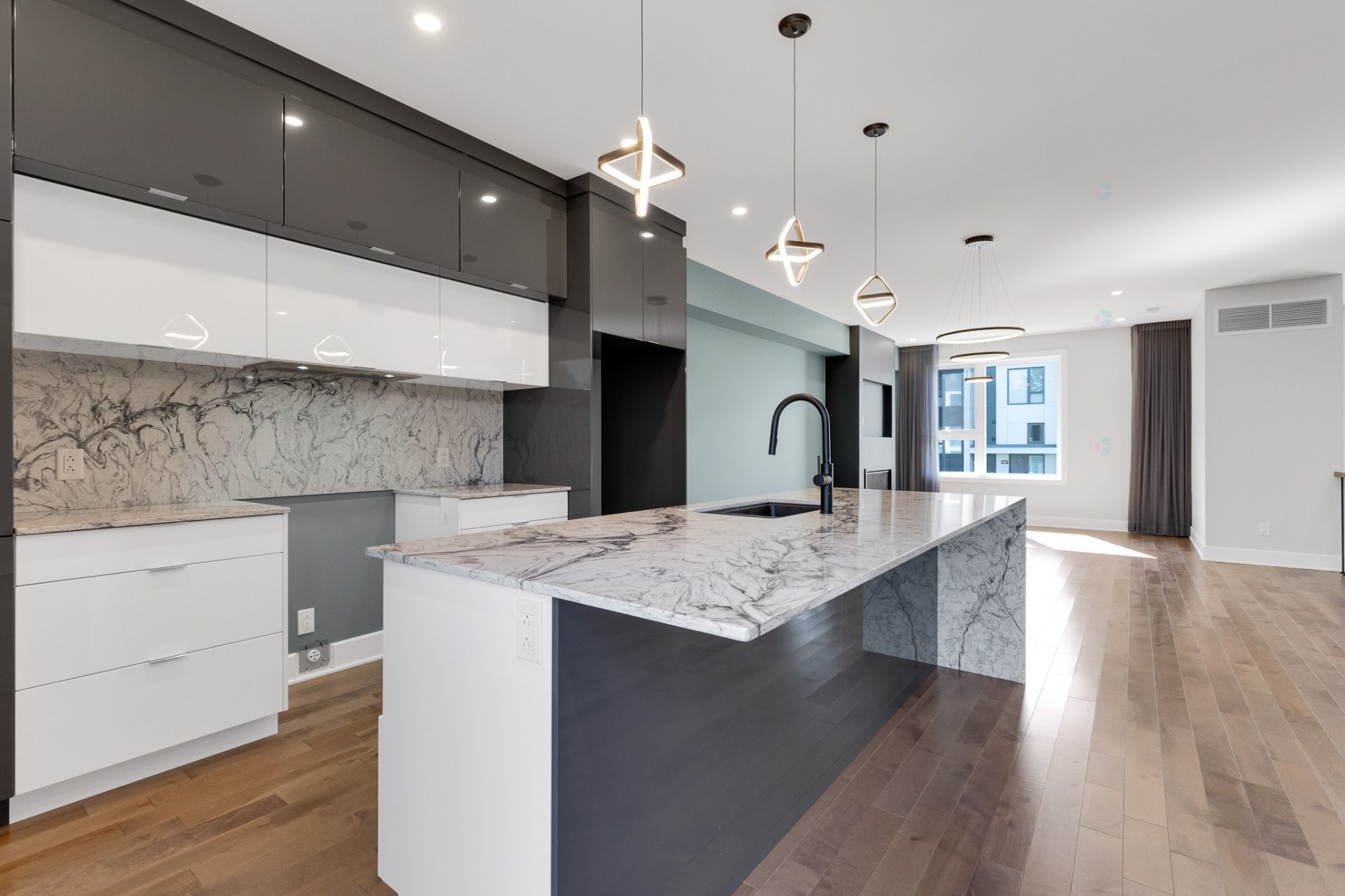 









366


Rue de Belledonne

,
Blainville,




QC
J7C0Z3

