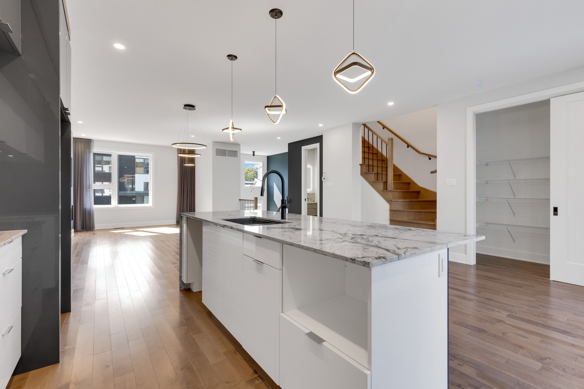 









366


Rue de Belledonne

,
Blainville,




QC
J7C0Z3

