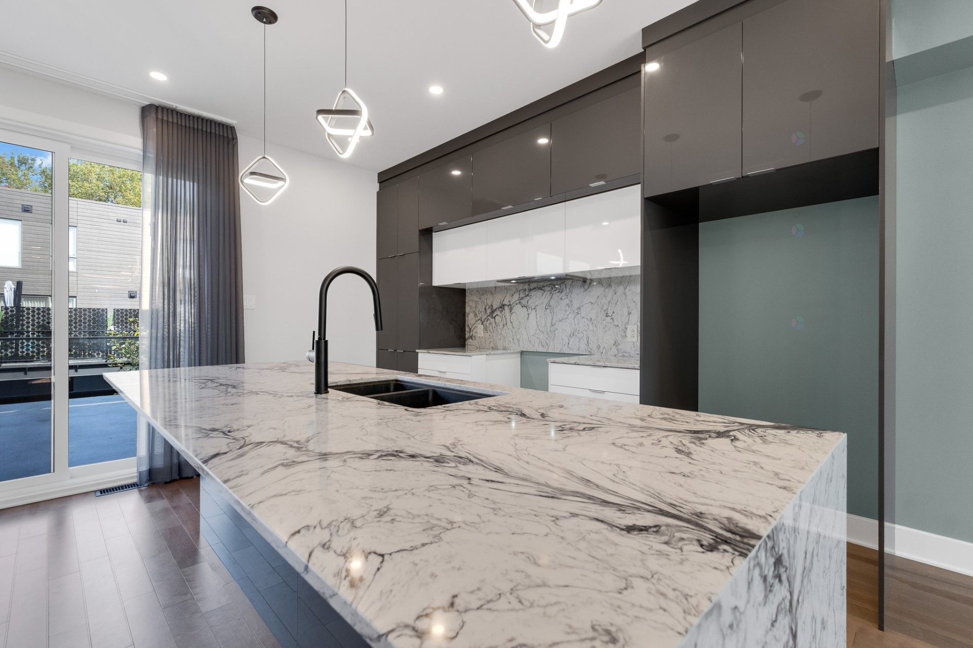 









366


Rue de Belledonne

,
Blainville,




QC
J7C0Z3

