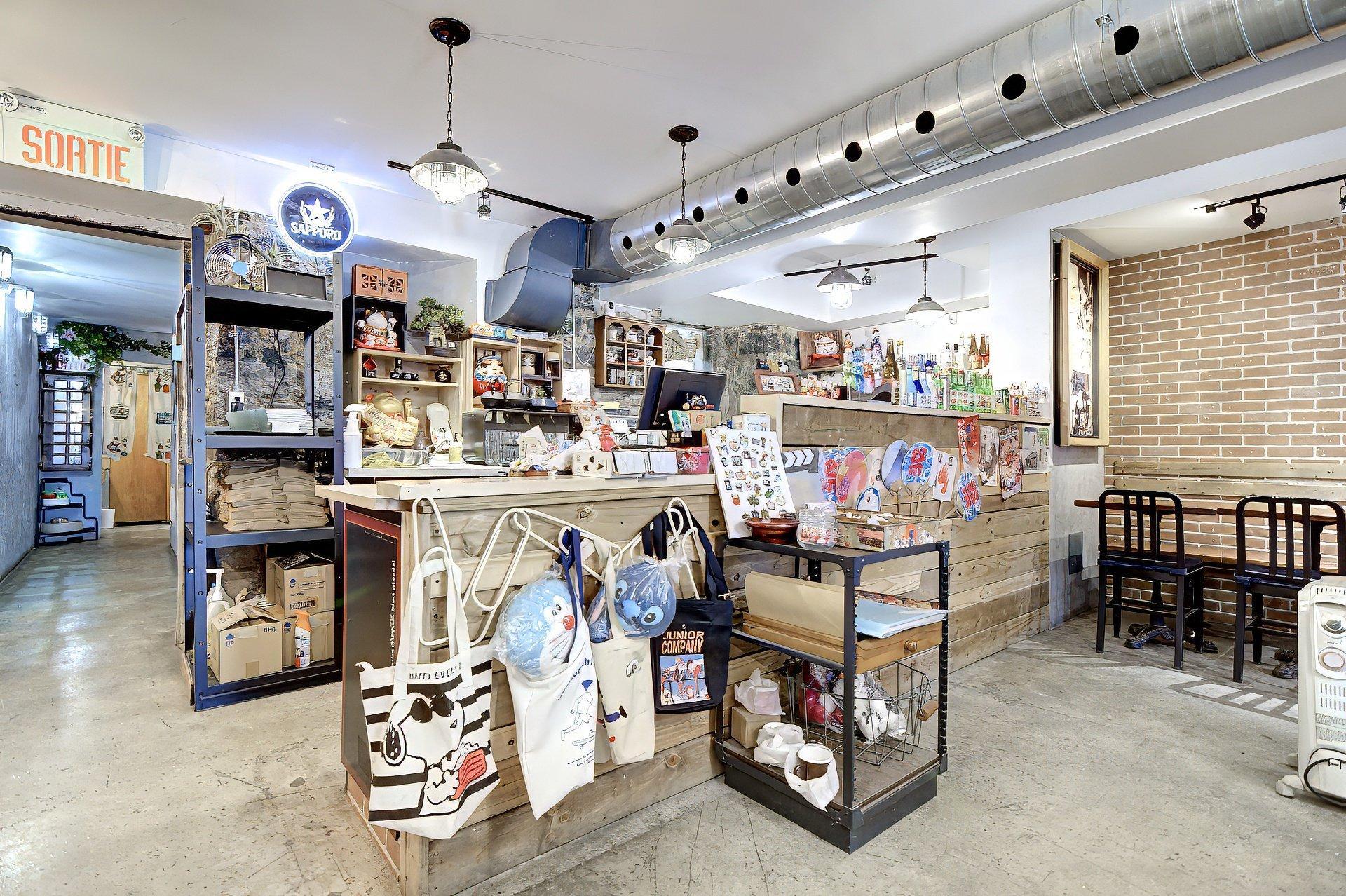 









3460A


Av. du Parc

,
Montréal (Ville-Marie),




QC
H2X2H5

