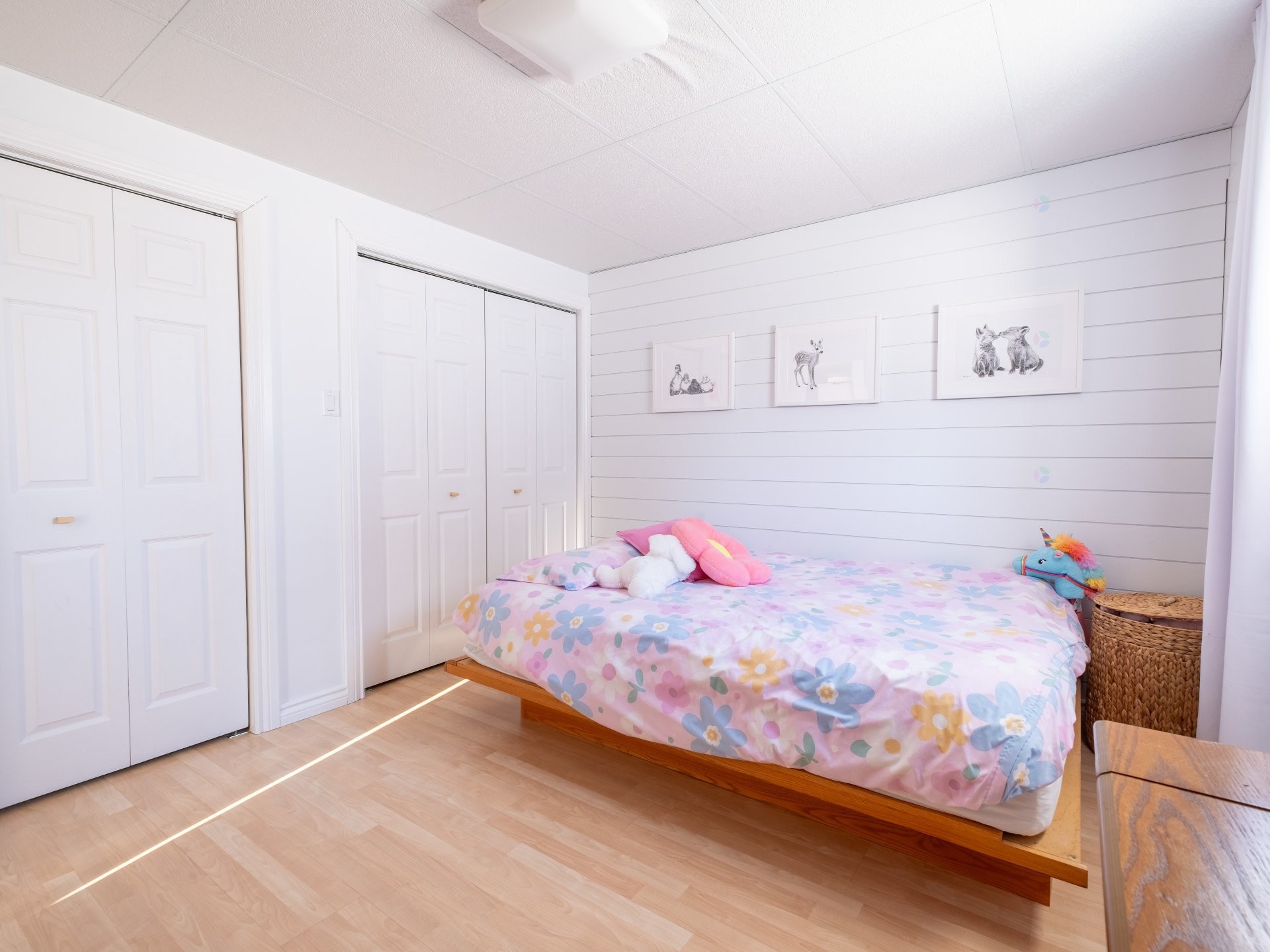 









93


Rue Guilbault

,
Yamaska,




QC
J0G1X0

