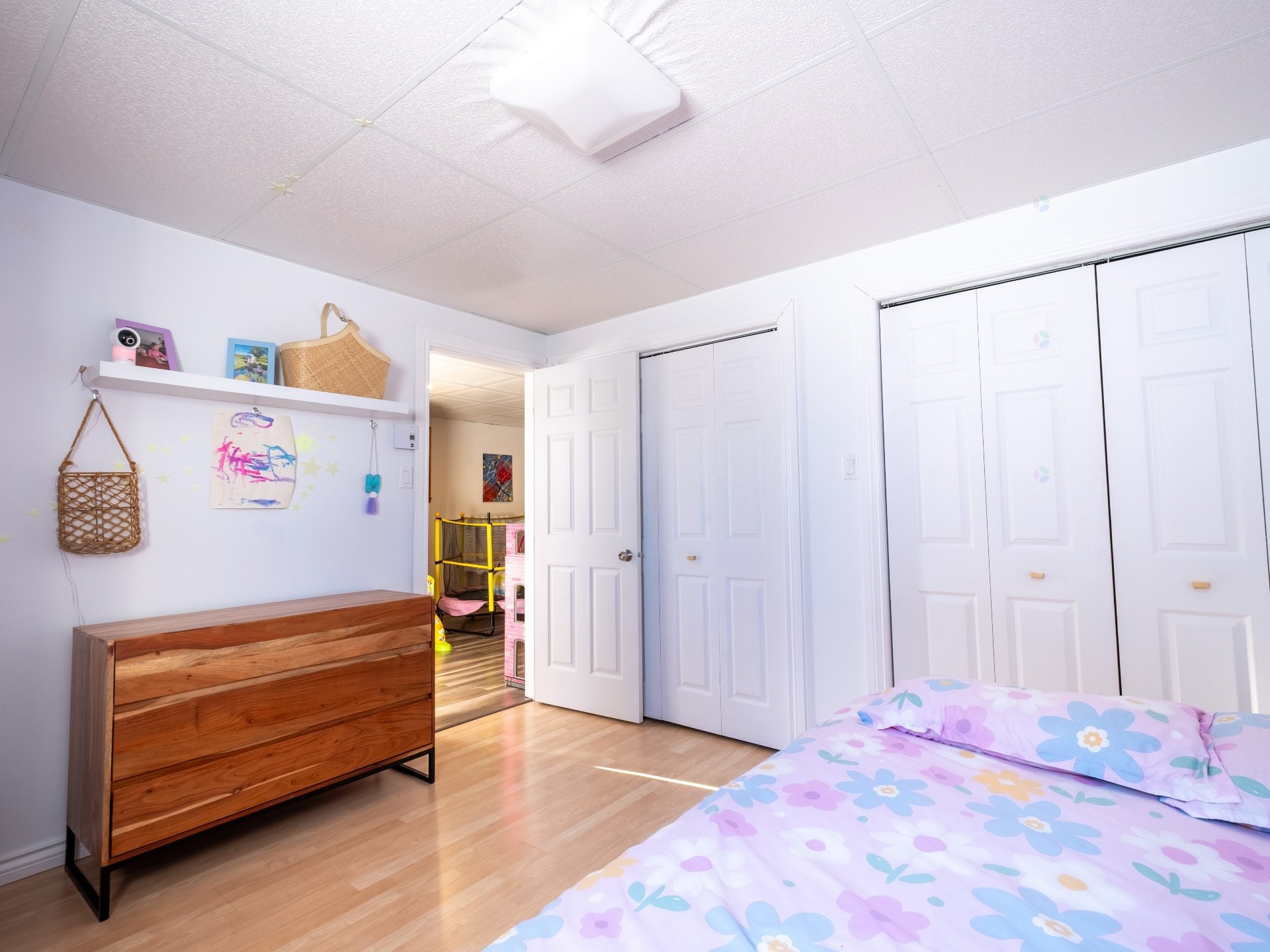 









93


Rue Guilbault

,
Yamaska,




QC
J0G1X0

