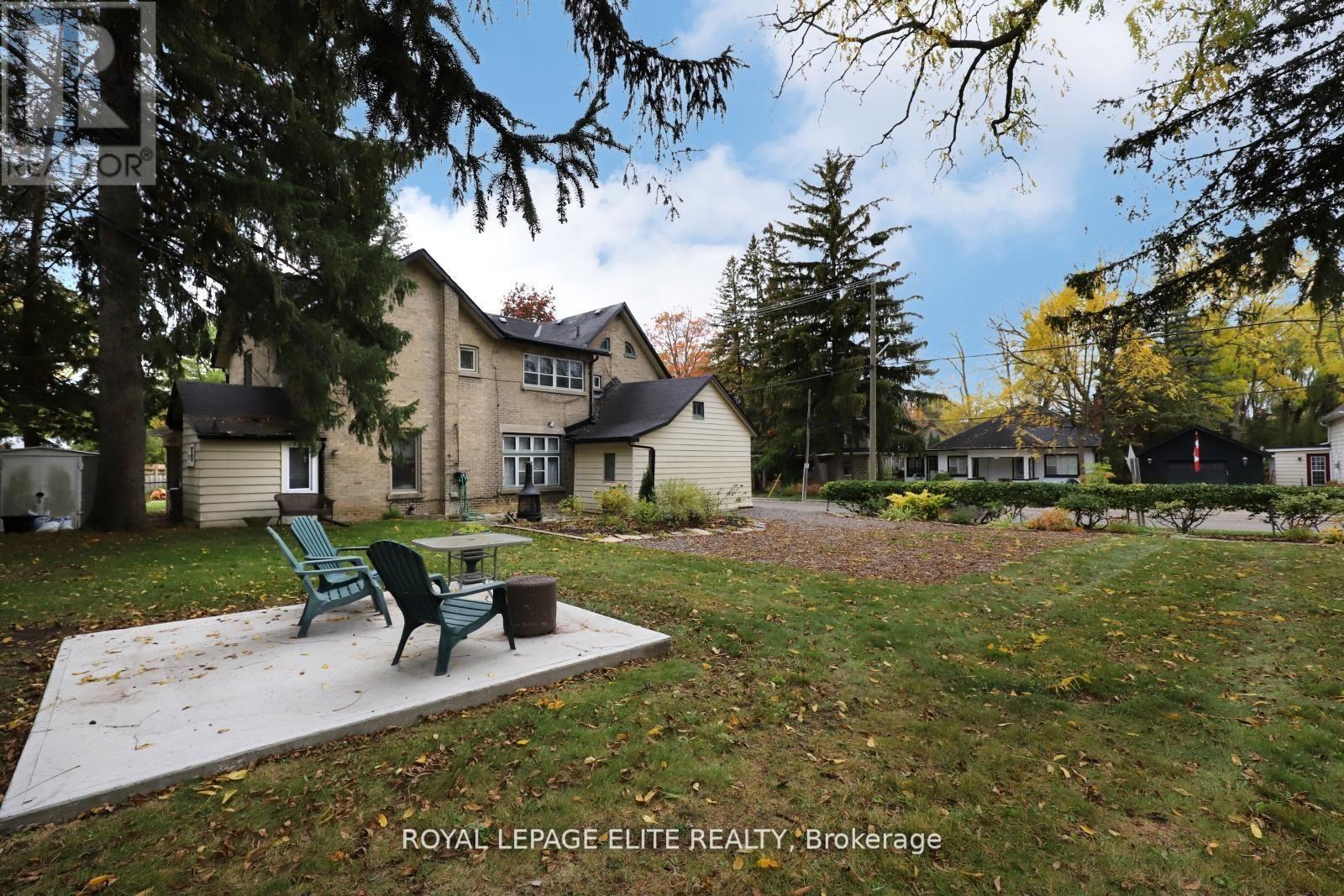 












18-20 REUBEN STREET

,
Aurora,




Ontario
L4G2M2

