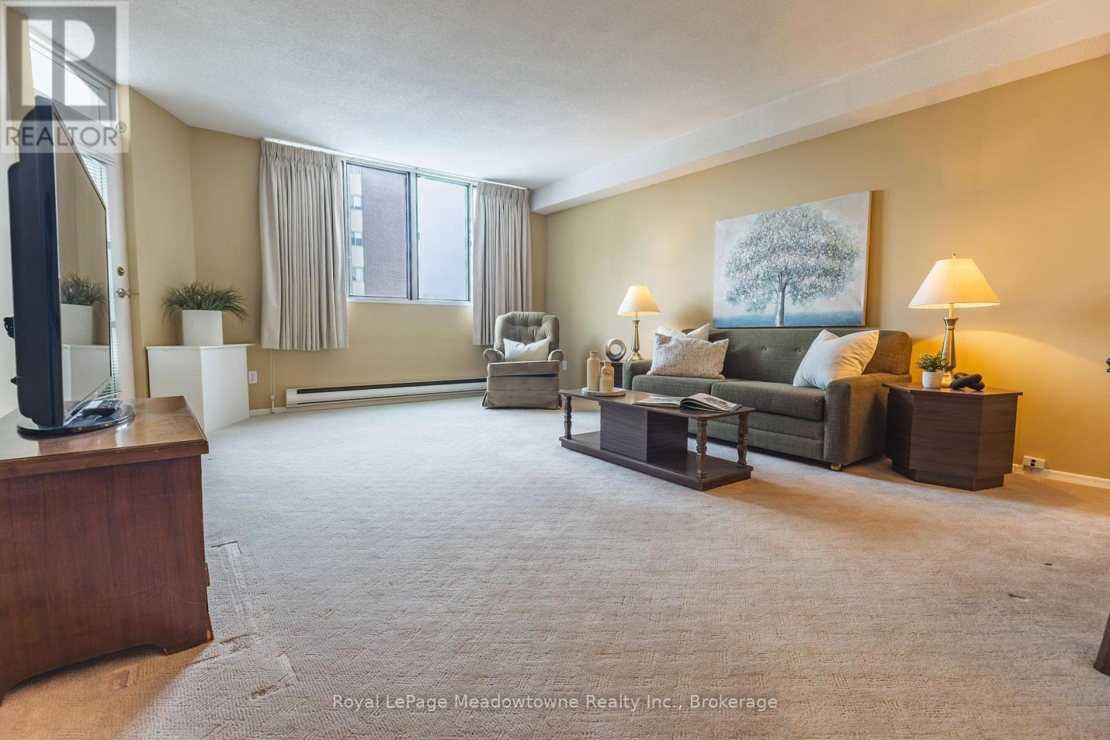 












605 - 81 MILLSIDE DRIVE

,
Milton (OM Old Milton),




Ontario
L9T3X4

