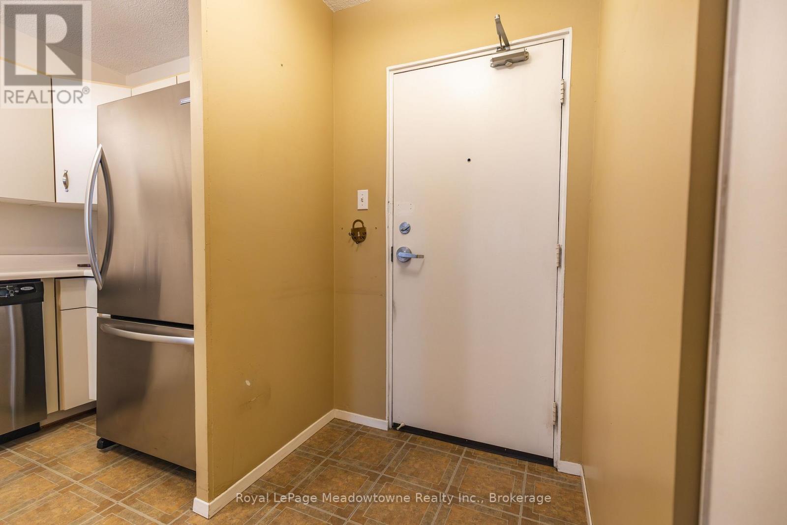 












605 - 81 MILLSIDE DRIVE

,
Milton (OM Old Milton),




Ontario
L9T3X4

