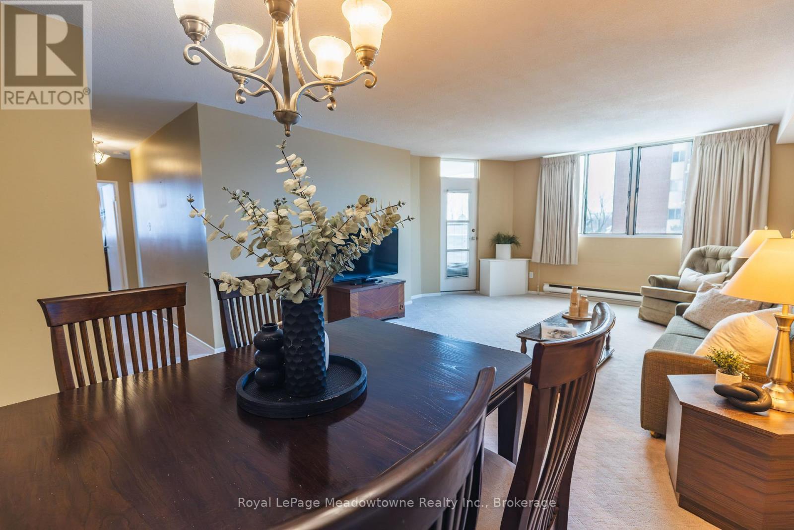 












605 - 81 MILLSIDE DRIVE

,
Milton (OM Old Milton),




Ontario
L9T3X4

