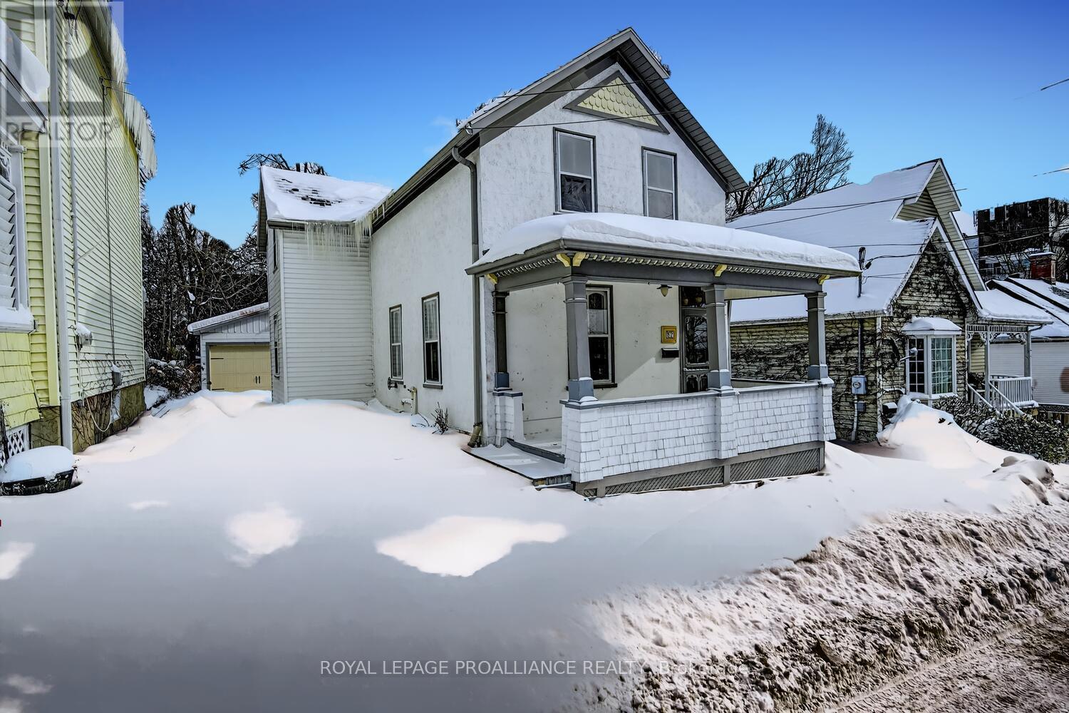 












37 ORCHARD STREET

,
Brockville,




Ontario
K6V2J6

