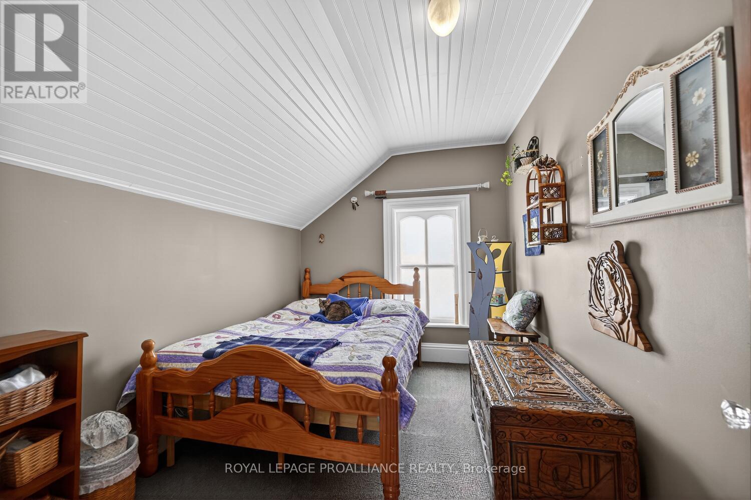 












37 ORCHARD STREET

,
Brockville,




Ontario
K6V2J6

