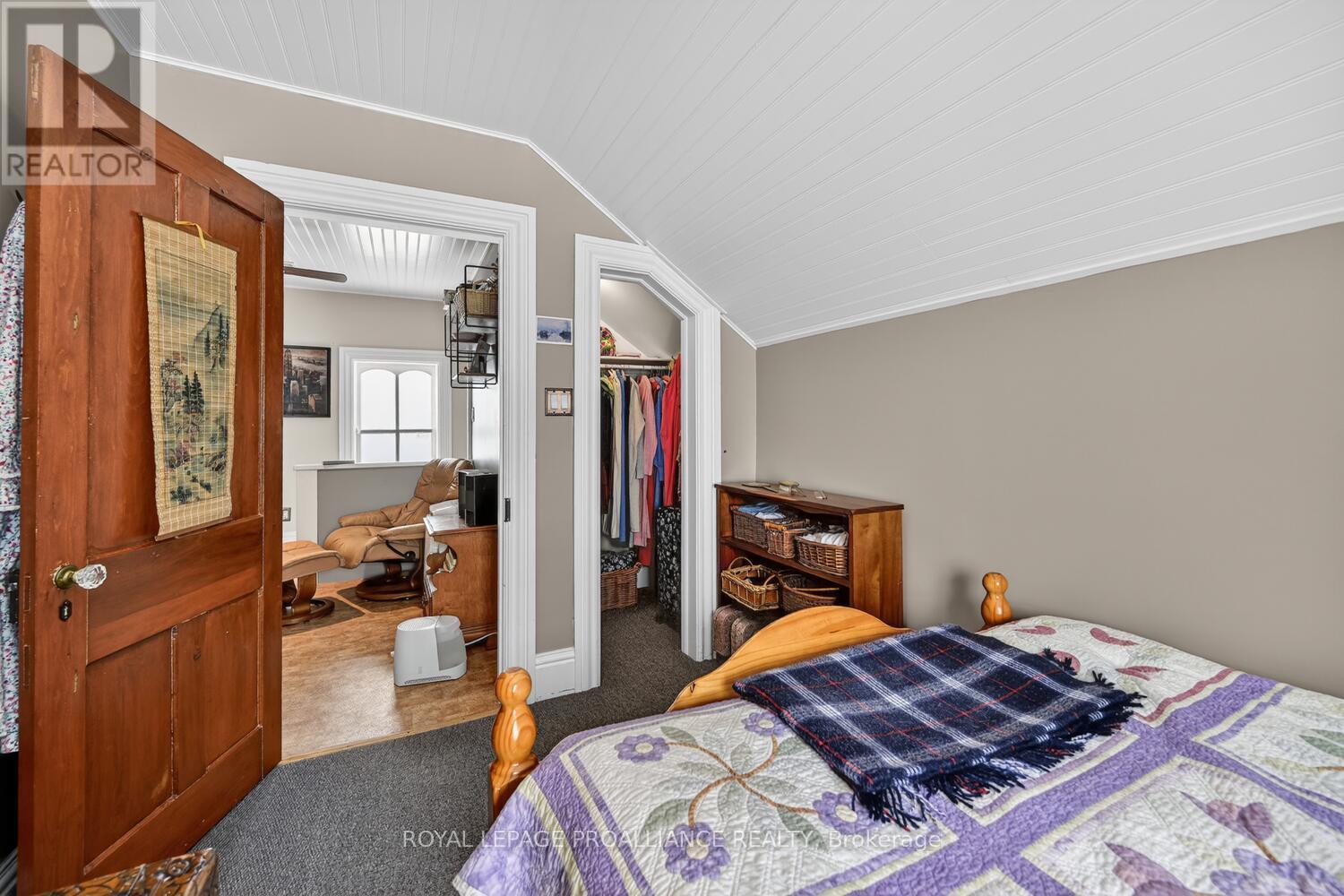 












37 ORCHARD STREET

,
Brockville,




Ontario
K6V2J6

