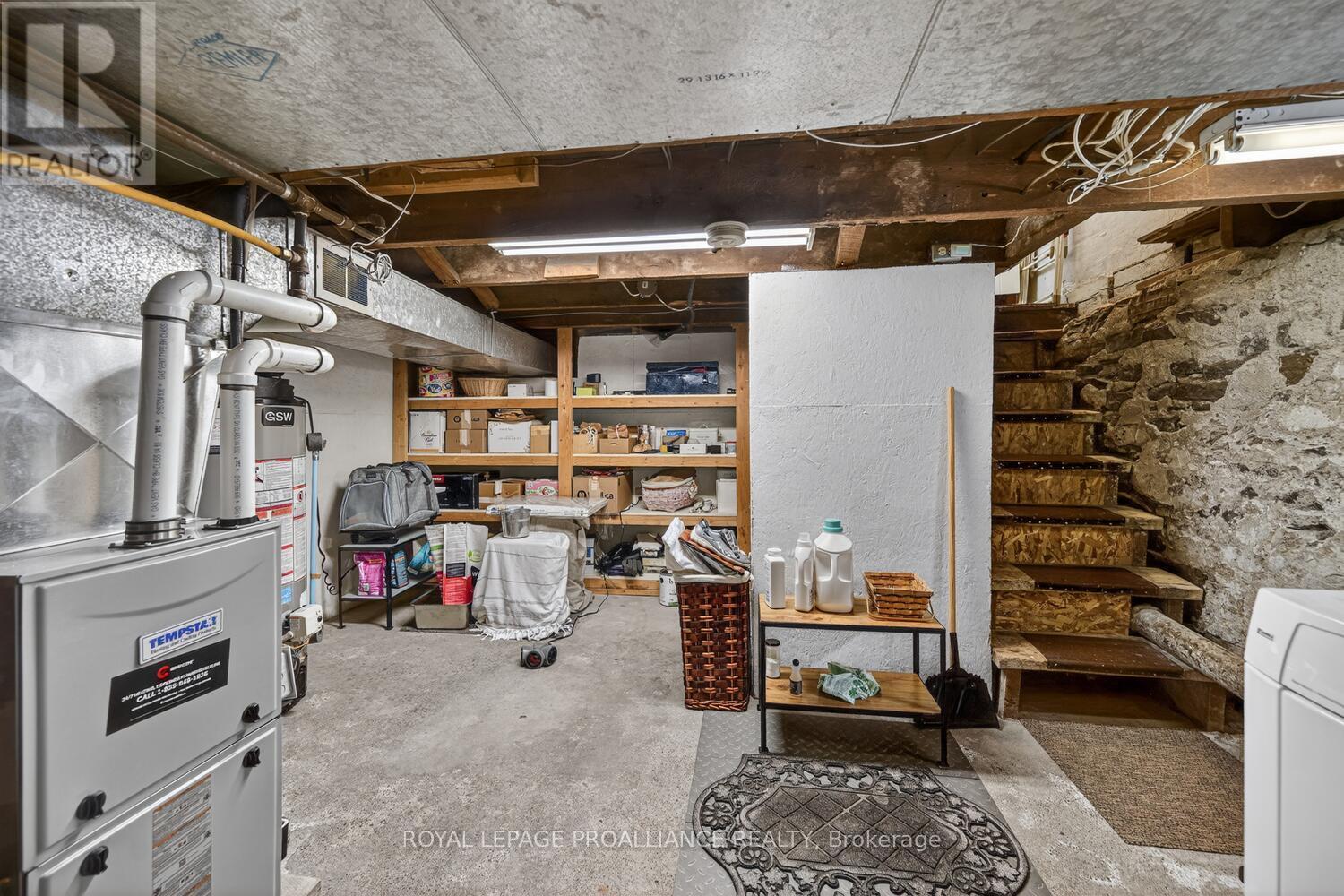 












37 ORCHARD STREET

,
Brockville,




Ontario
K6V2J6

