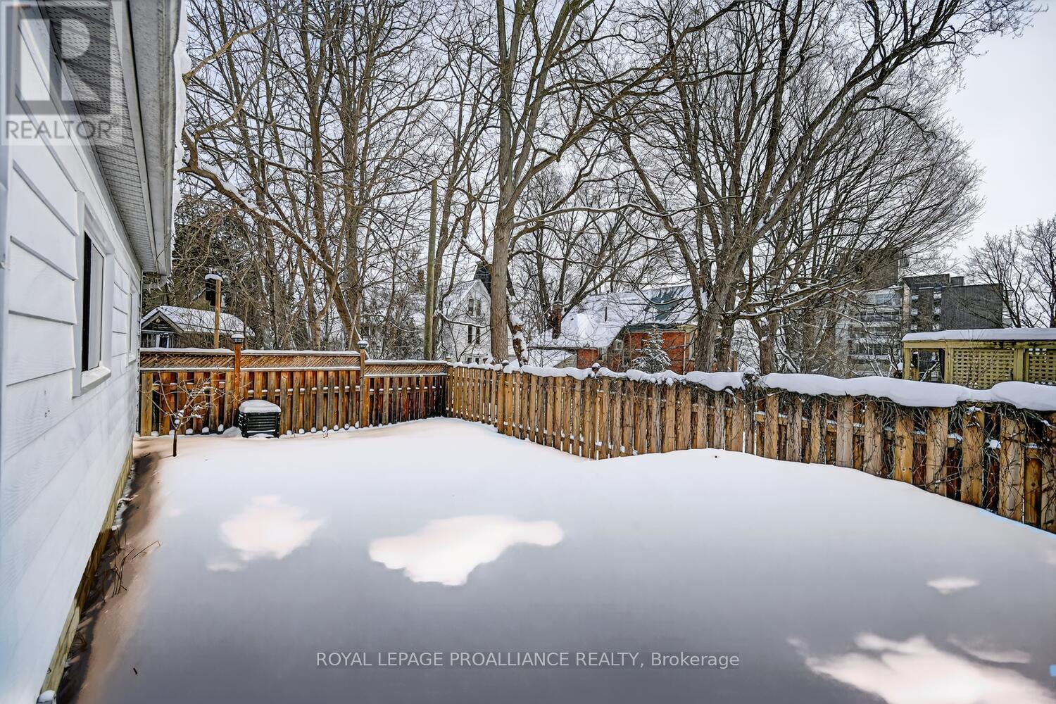 












37 ORCHARD STREET

,
Brockville,




Ontario
K6V2J6

