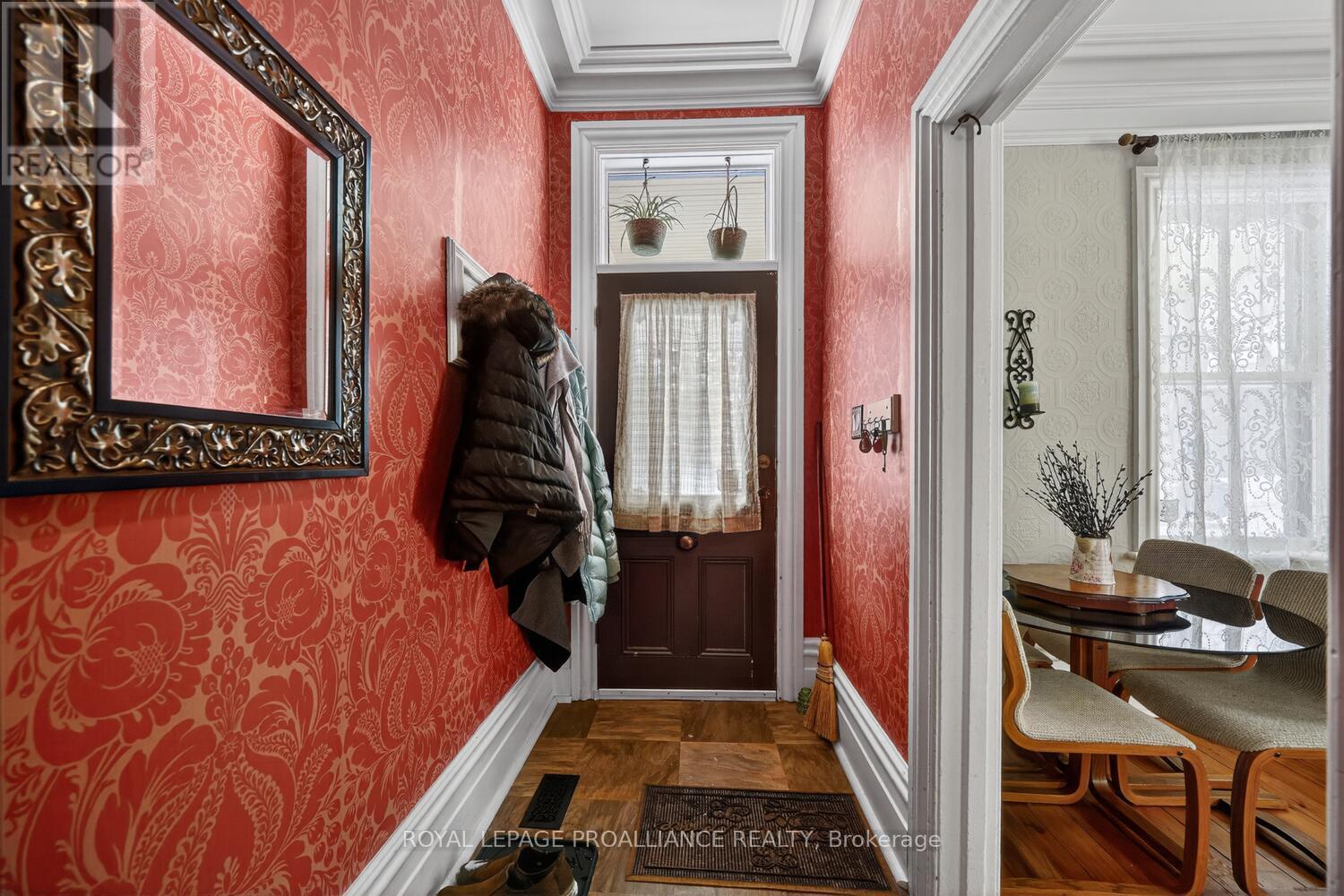 












37 ORCHARD STREET

,
Brockville,




Ontario
K6V2J6

