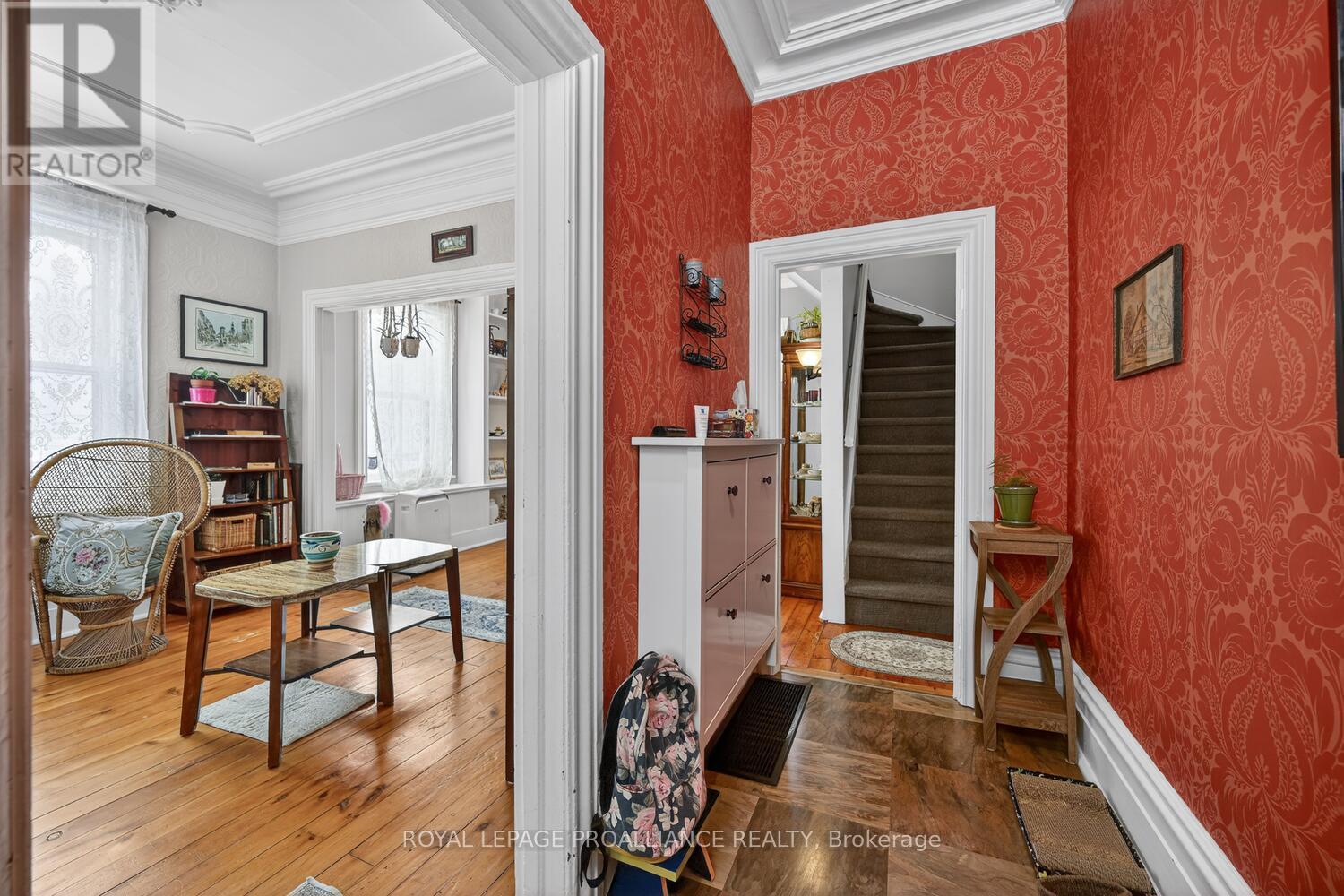 












37 ORCHARD STREET

,
Brockville,




Ontario
K6V2J6

