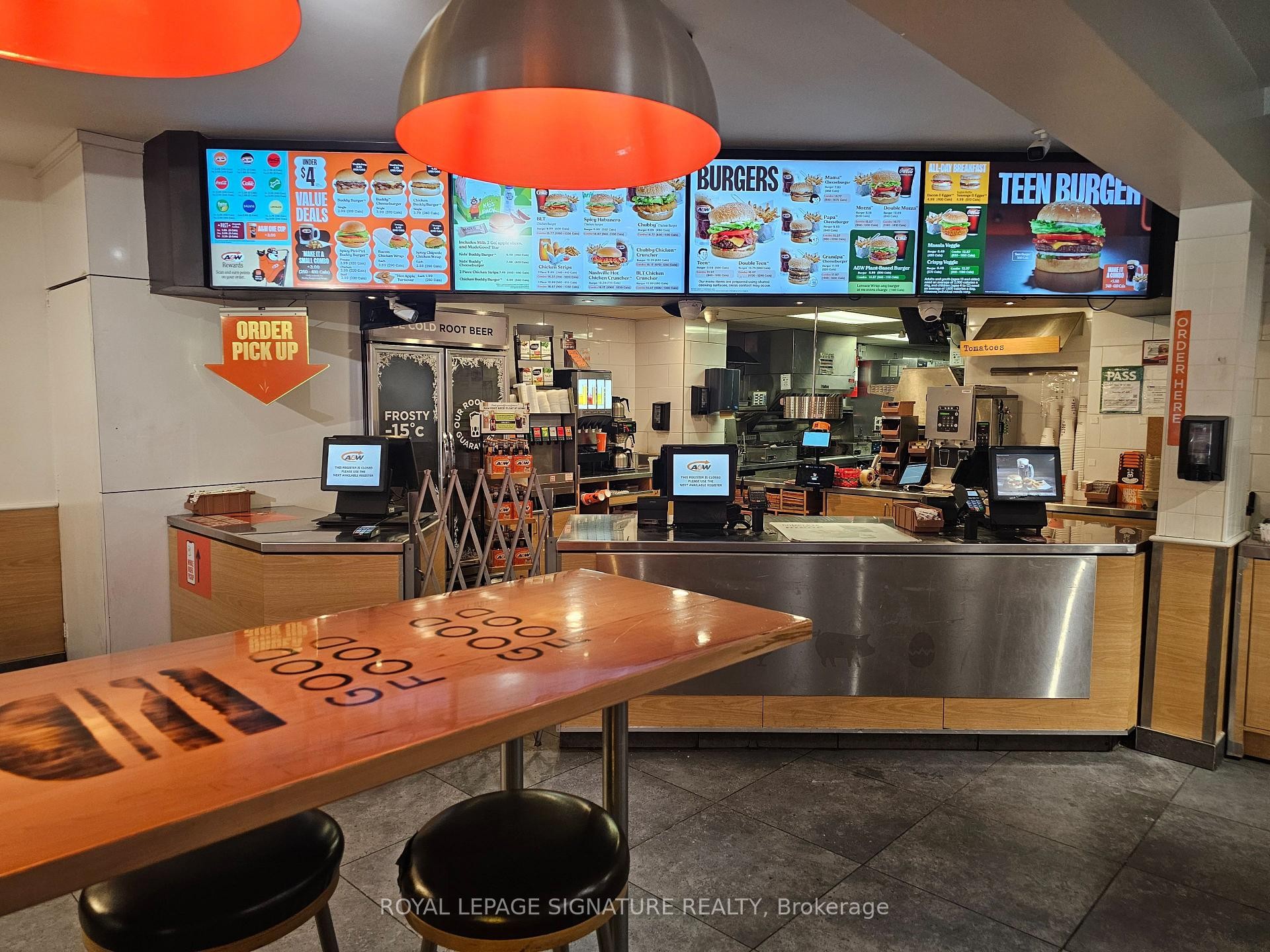 









500


Bloor

Street West,
Toronto,




ON
M5S 1Y3

