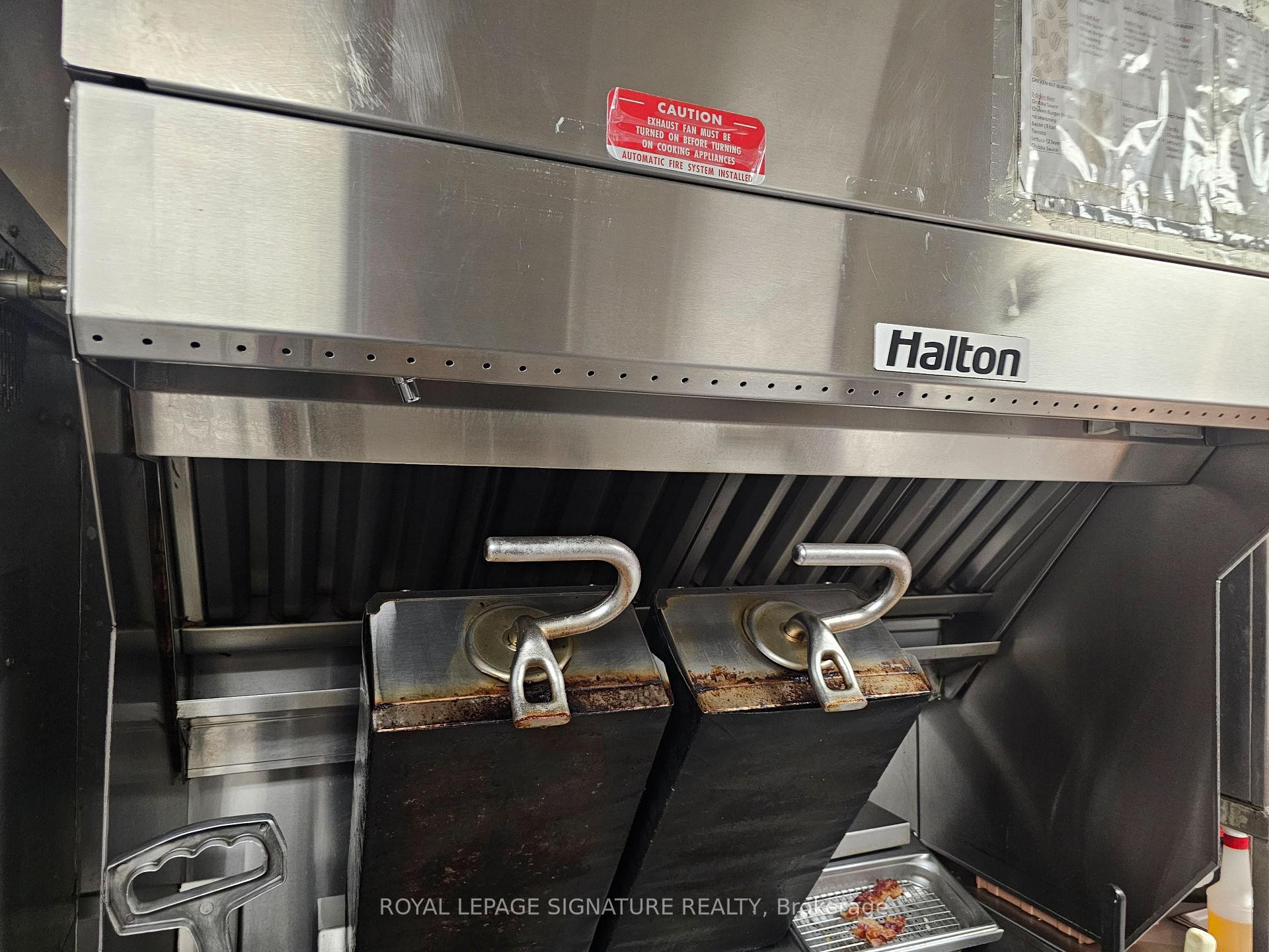 









500


Bloor

Street West,
Toronto,




ON
M5S 1Y3

