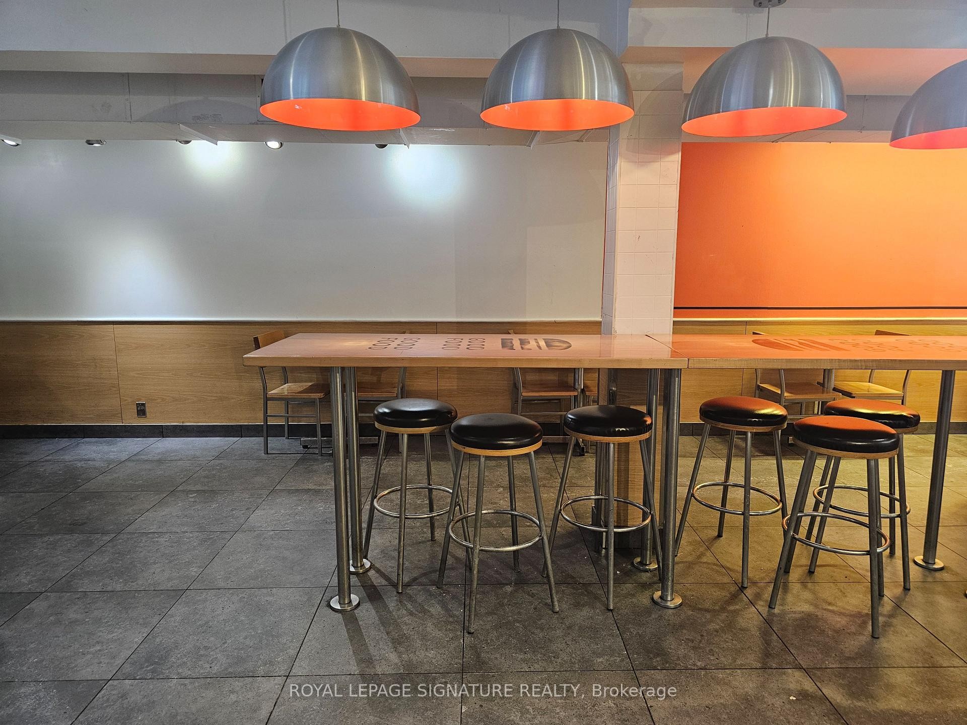 









500


Bloor

Street West,
Toronto,




ON
M5S 1Y3

