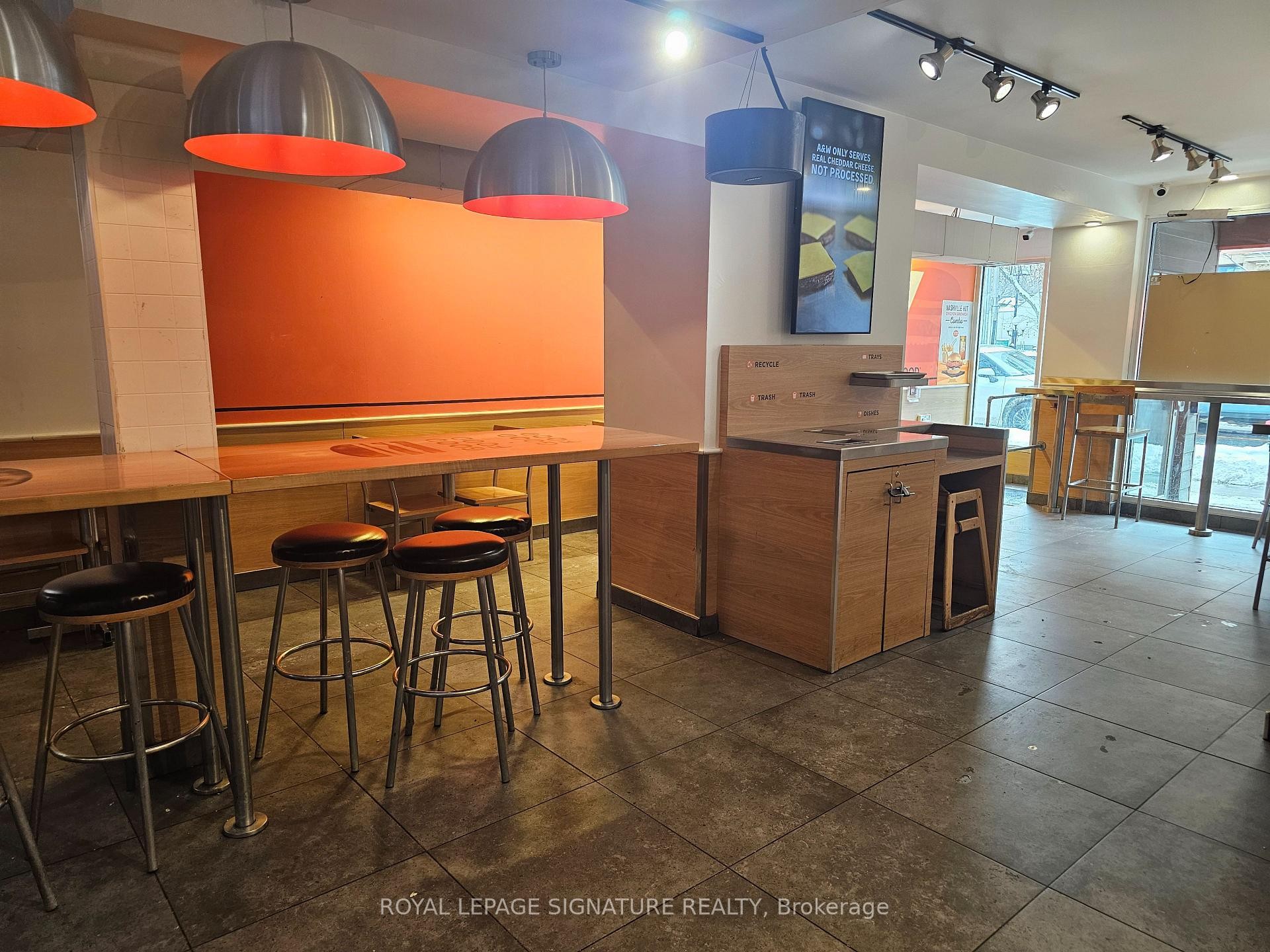 









500


Bloor

Street West,
Toronto,




ON
M5S 1Y3

