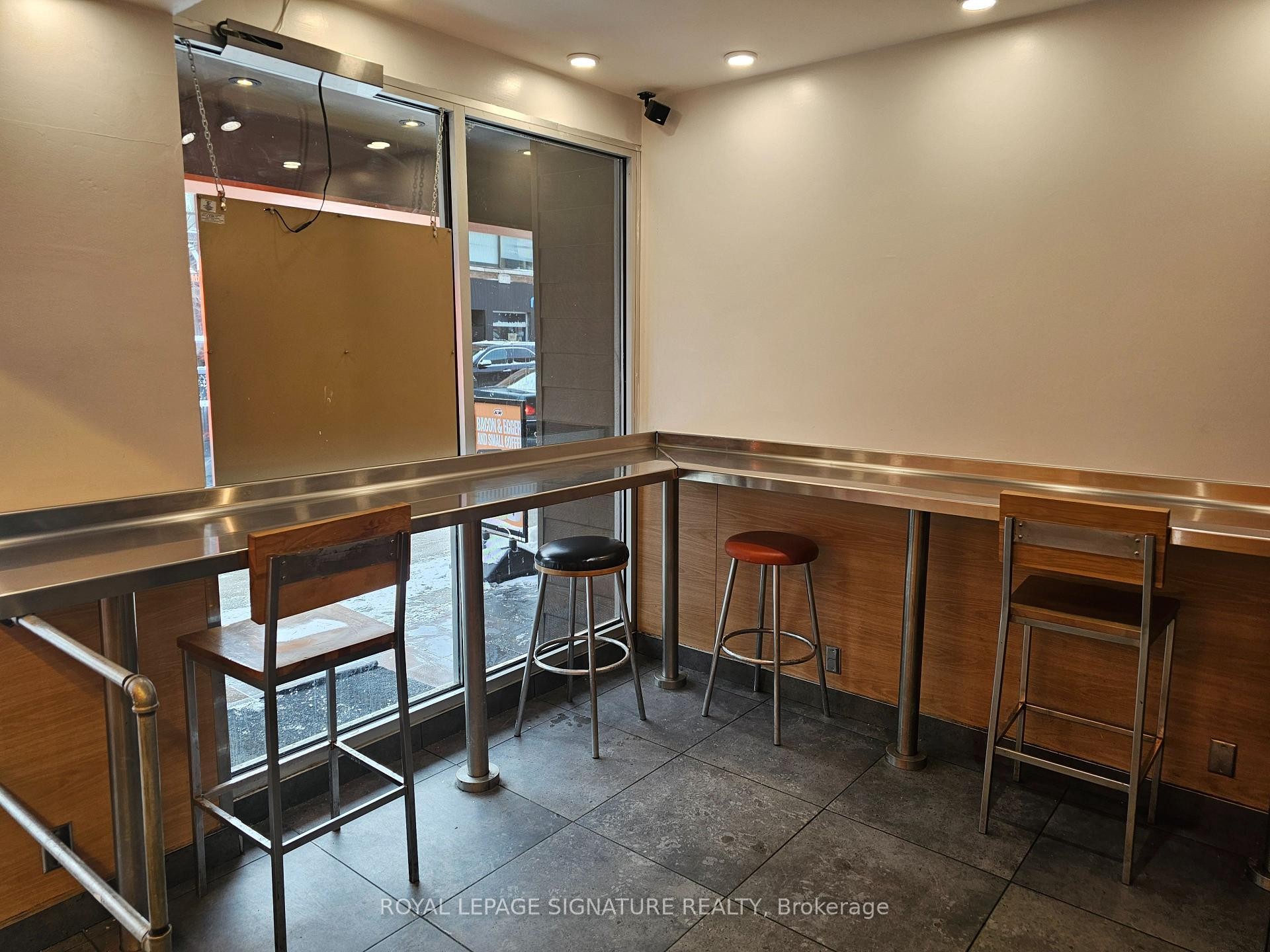 









500


Bloor

Street West,
Toronto,




ON
M5S 1Y3

