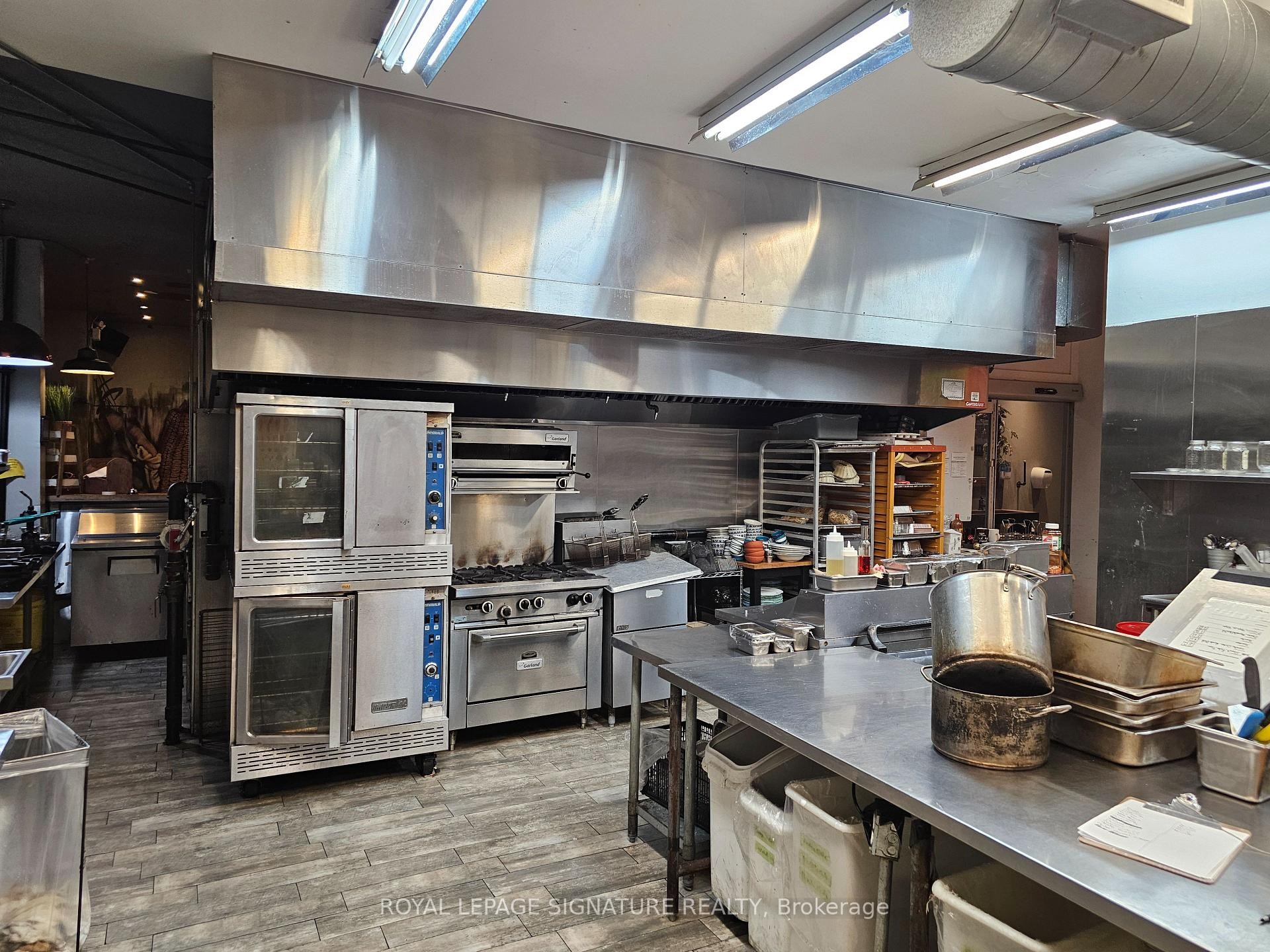 









405


Jane

Street,
Toronto,




ON
M6S 3Z6

