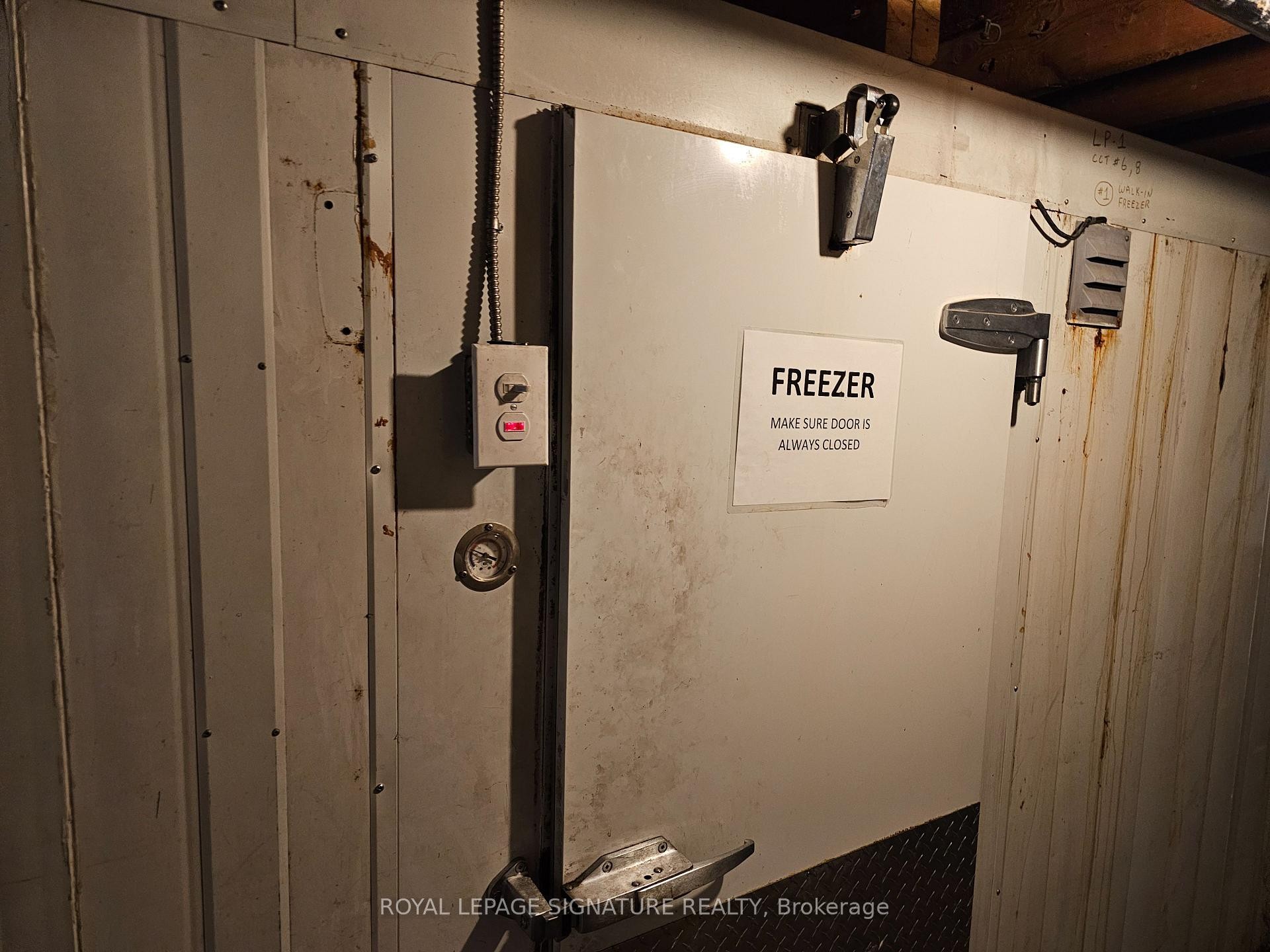 









405


Jane

Street,
Toronto,




ON
M6S 3Z6

