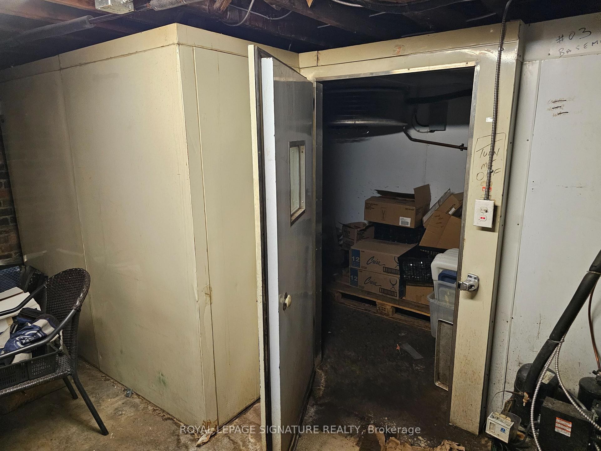 









405


Jane

Street,
Toronto,




ON
M6S 3Z6

