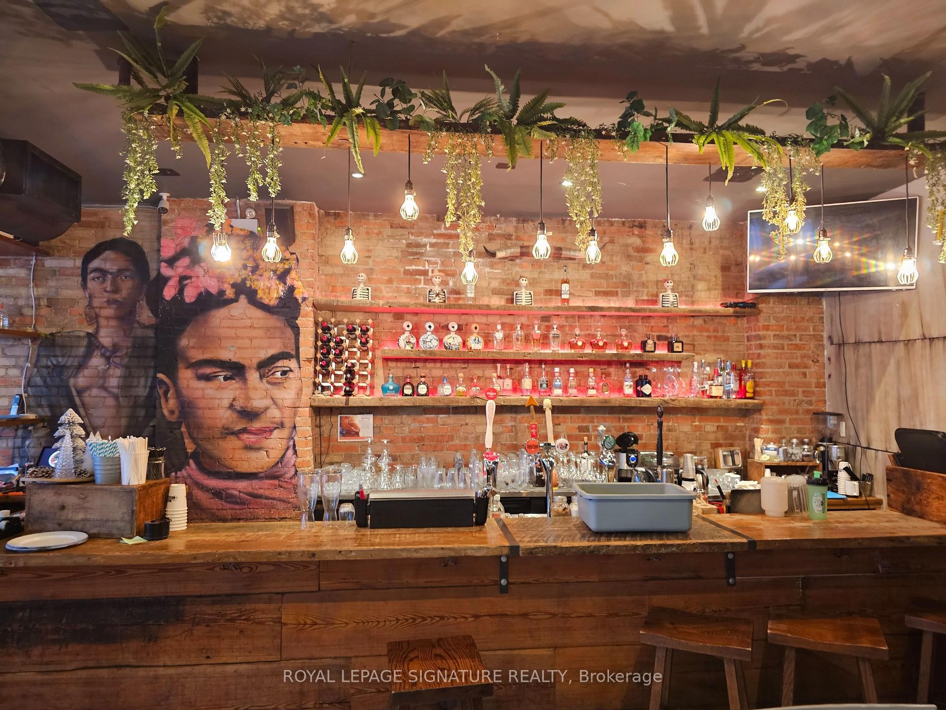 









405


Jane

Street,
Toronto,




ON
M6S 3Z6

