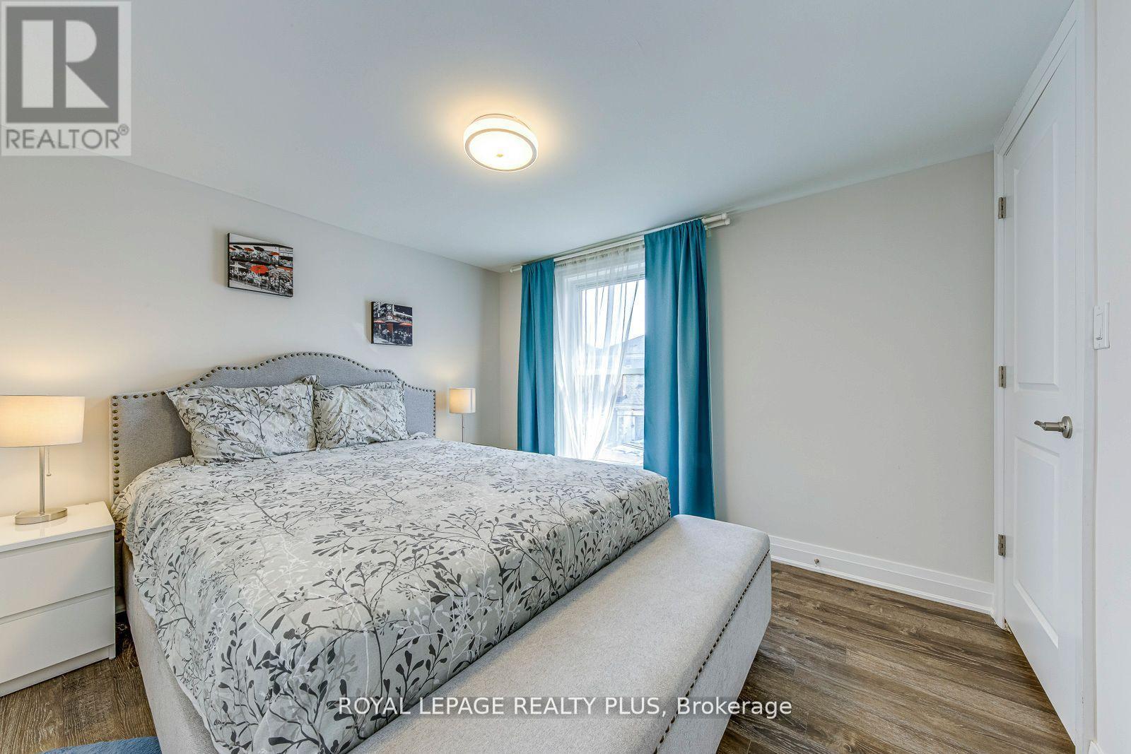 












247 ROBERT STREET

,
Hamilton,




Ontario
L8L2R2

