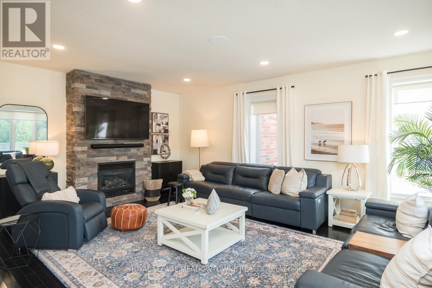 












63 STEWART DRIVE

,
Erin,




Ontario
N1H6H7

