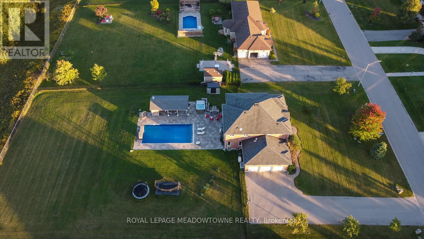 












63 STEWART DRIVE

,
Erin,




Ontario
N1H6H7

