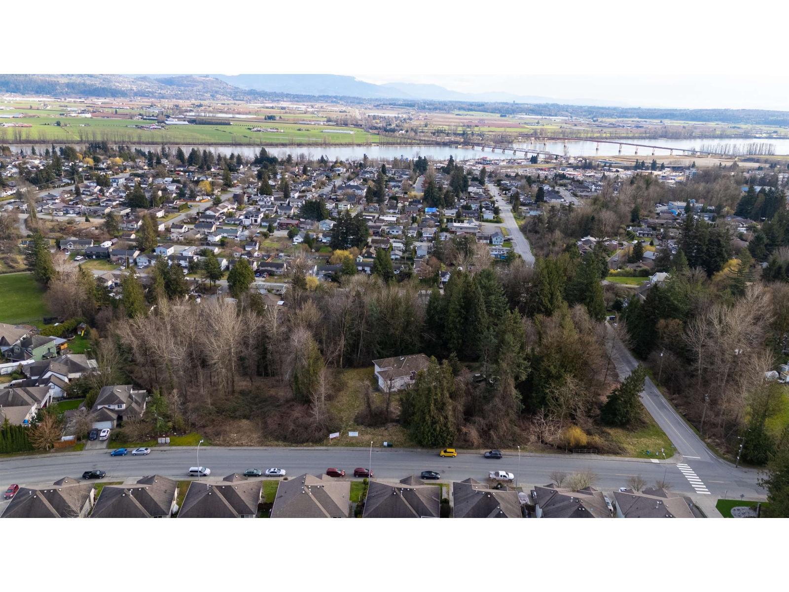 












7816 DUNSMUIR STREET

,
Mission,







British Columbia
V2V4B8

