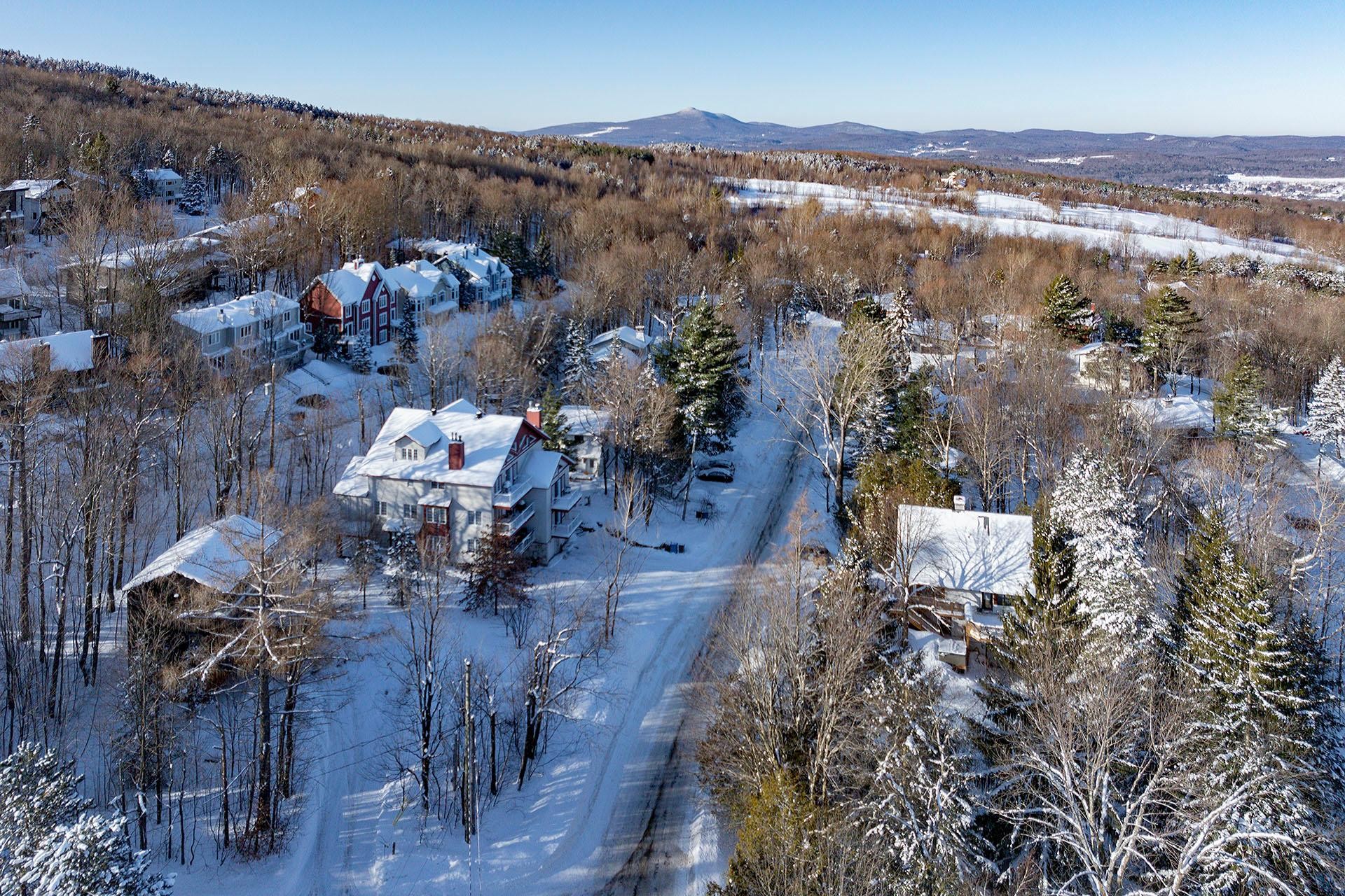 









138


Ch. Duhamel

,
Sutton,




QC
J0E2K0

