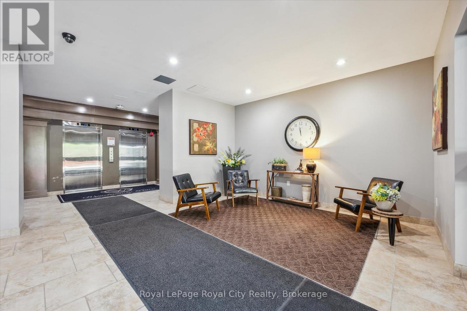 












608 - 55 YARMOUTH STREET

,
Guelph (Downtown),




Ontario
N1H7R4

