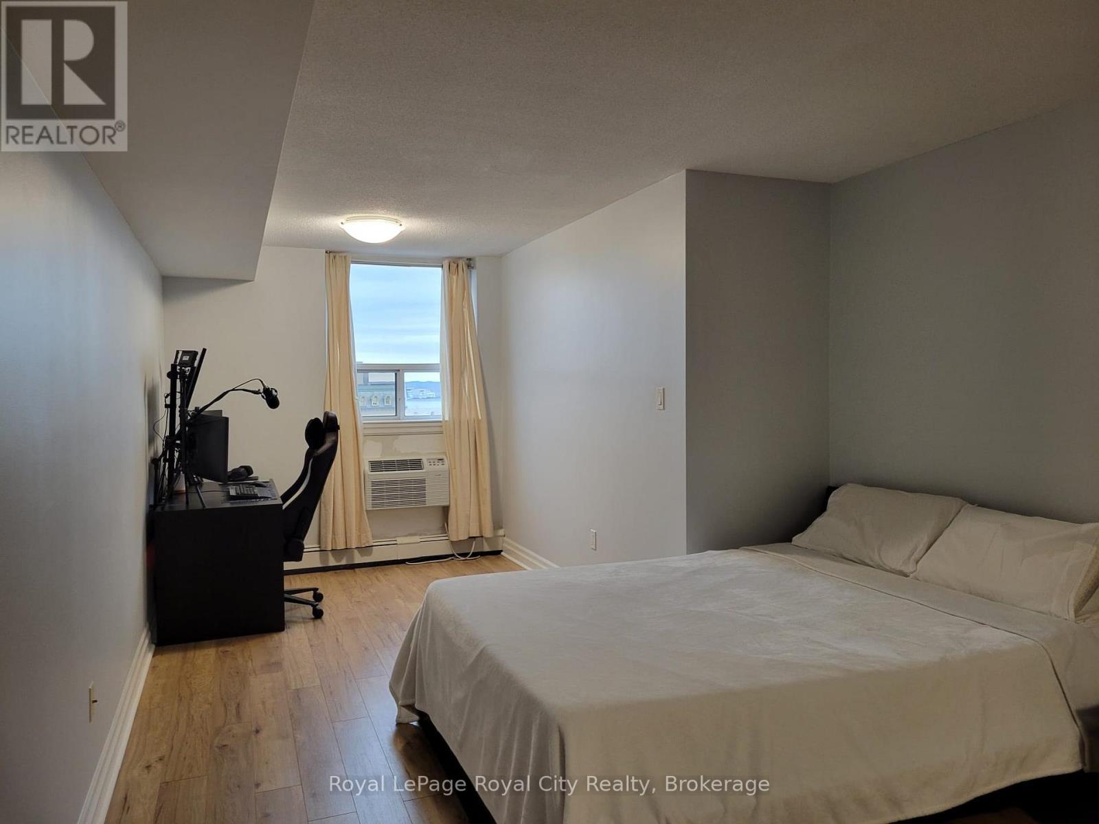 












608 - 55 YARMOUTH STREET

,
Guelph (Downtown),




Ontario
N1H7R4

