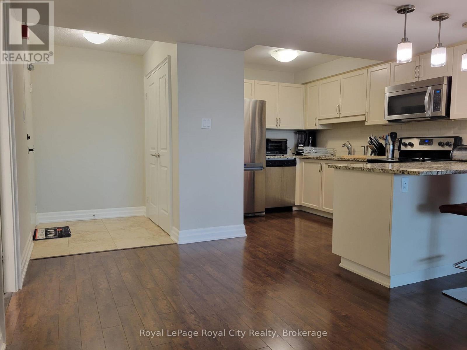 












608 - 55 YARMOUTH STREET

,
Guelph (Downtown),




Ontario
N1H7R4

