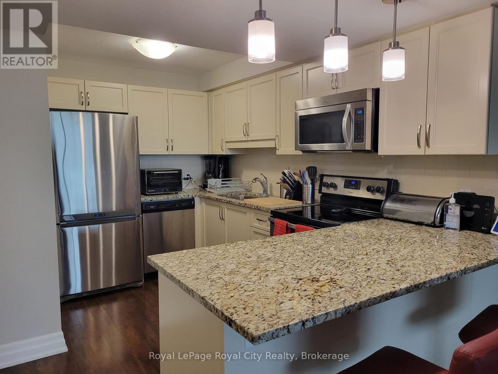 












608 - 55 YARMOUTH STREET

,
Guelph (Downtown),




Ontario
N1H7R4

