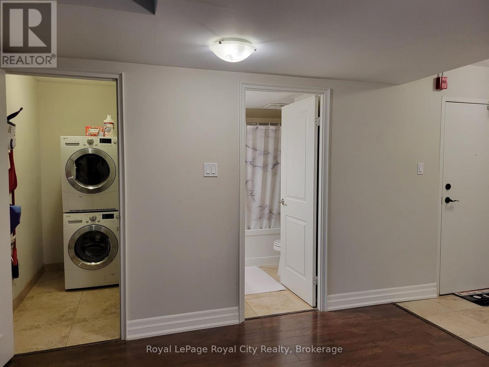 












608 - 55 YARMOUTH STREET

,
Guelph (Downtown),




Ontario
N1H7R4

