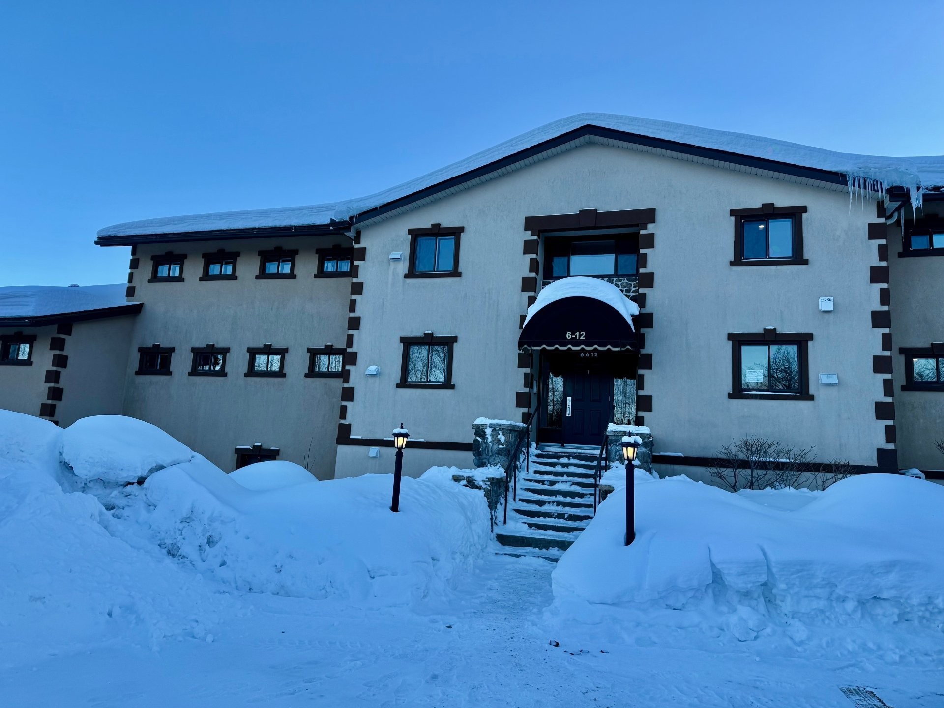 









280


Rue de Grenoble

, 10,
Sainte-Adèle,




QC
J8B2X3

