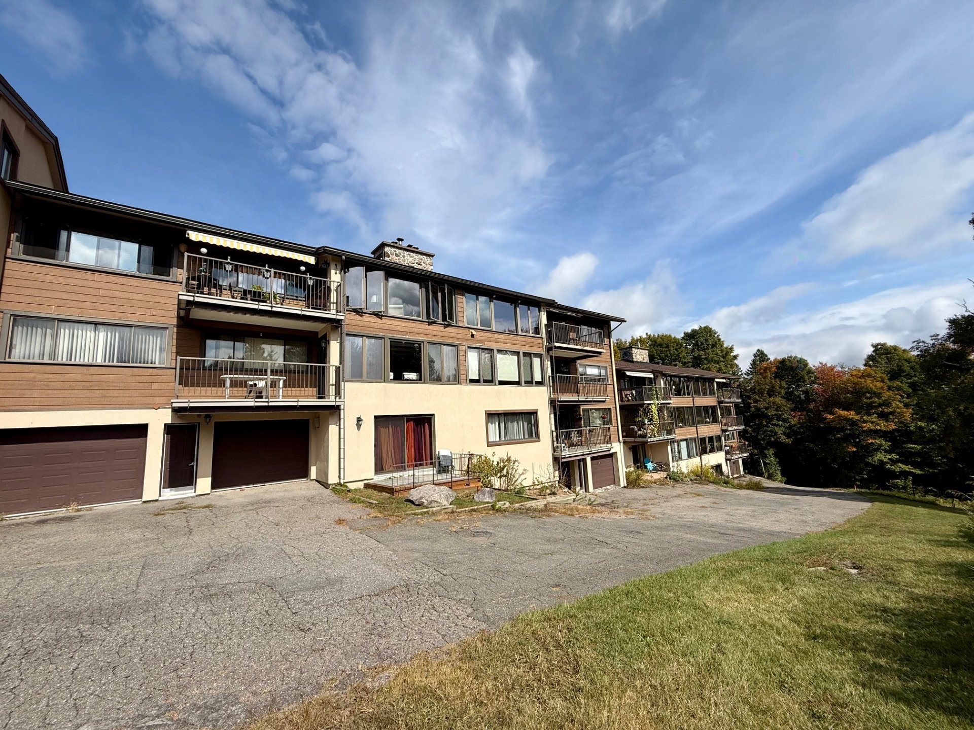 









280


Rue de Grenoble

, 10,
Sainte-Adèle,




QC
J8B2X3

