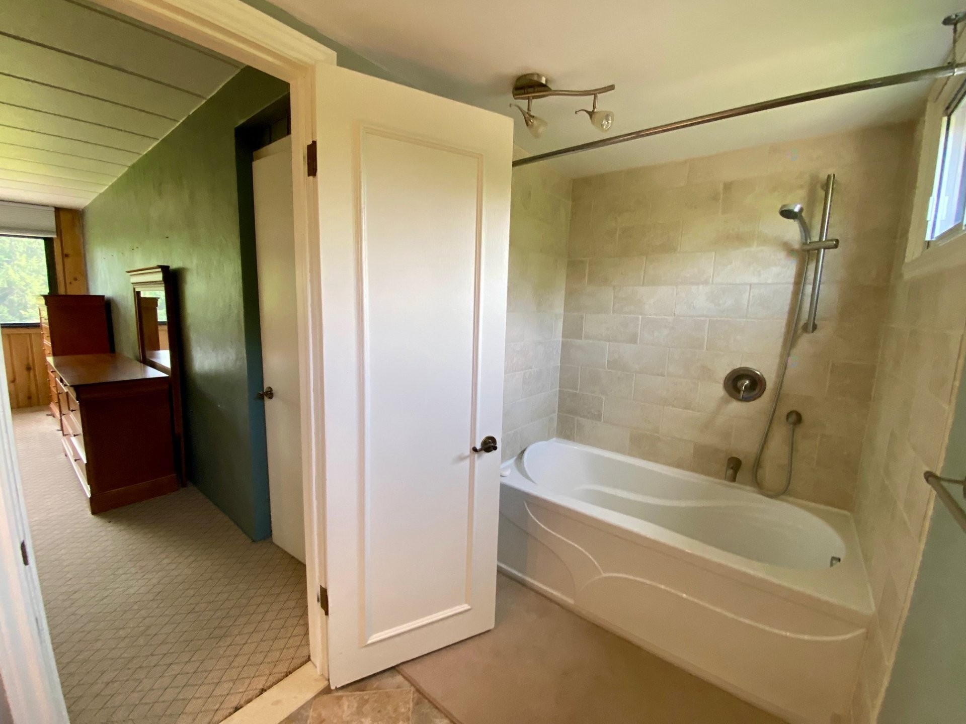 









280


Rue de Grenoble

, 10,
Sainte-Adèle,




QC
J8B2X3

