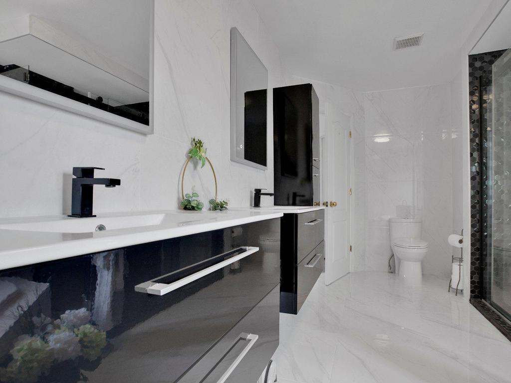 









1003


Rue Basile-Routhier

,
Repentigny (Repentigny),




QC
J5Y3Y9

