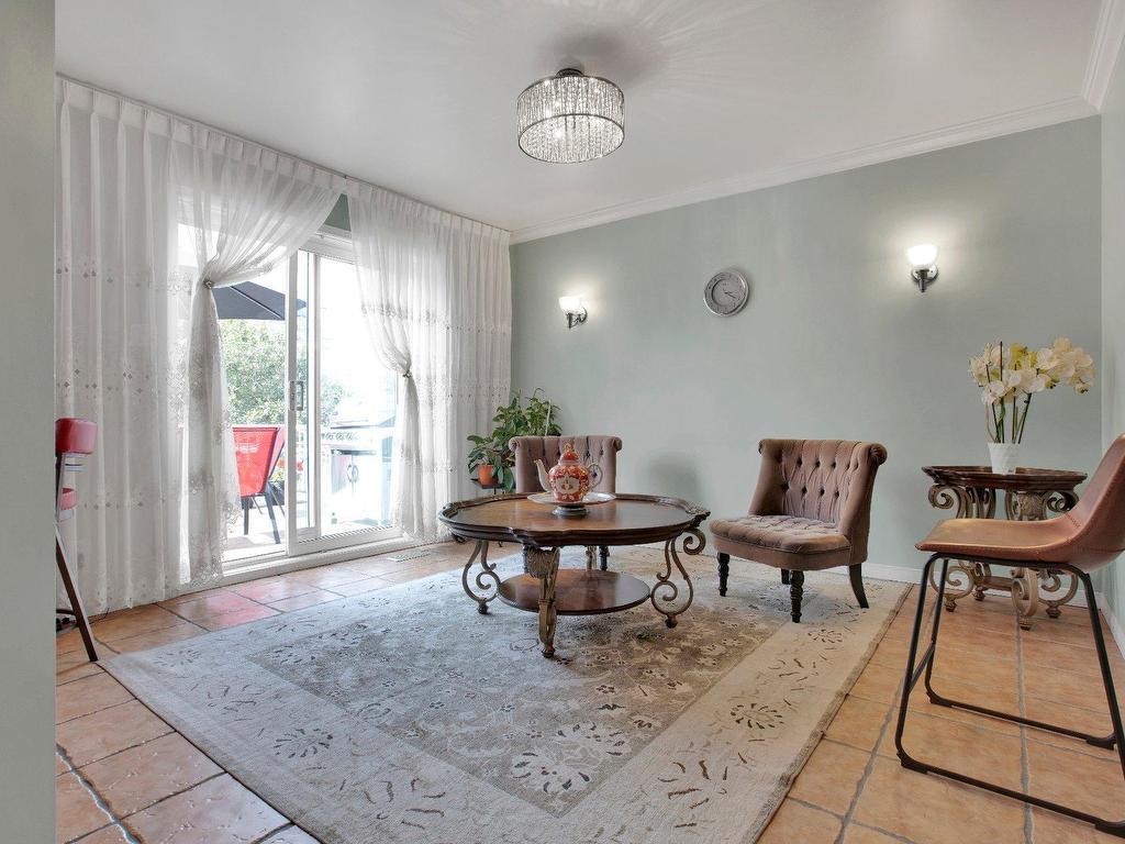 









1003


Rue Basile-Routhier

,
Repentigny (Repentigny),




QC
J5Y3Y9

