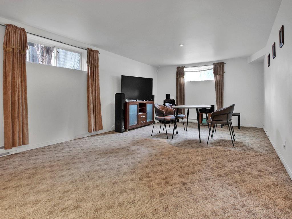 









1003


Rue Basile-Routhier

,
Repentigny (Repentigny),




QC
J5Y3Y9

