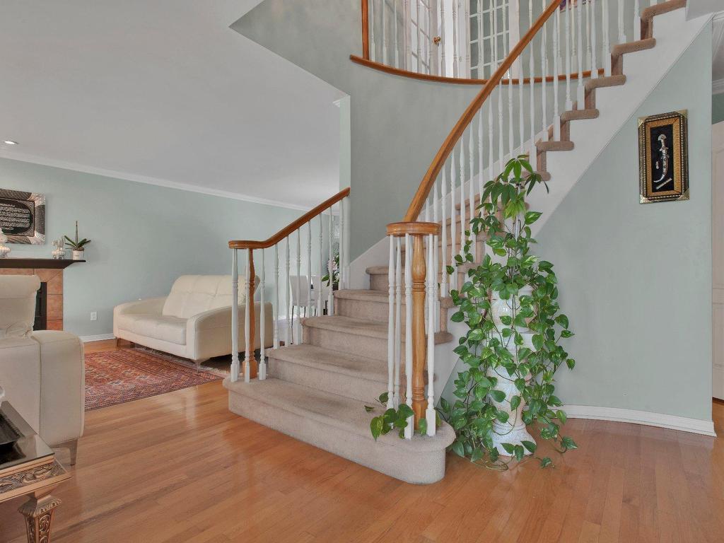 









1003


Rue Basile-Routhier

,
Repentigny (Repentigny),




QC
J5Y3Y9

