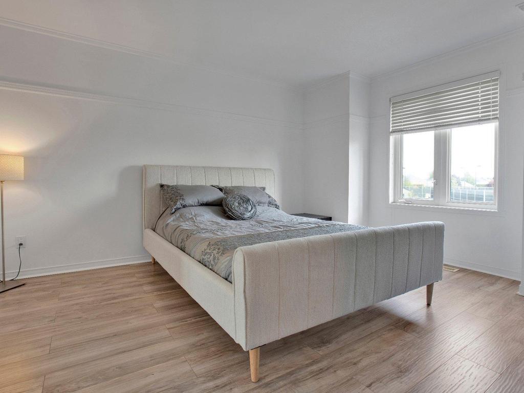 









1003


Rue Basile-Routhier

,
Repentigny (Repentigny),




QC
J5Y3Y9

