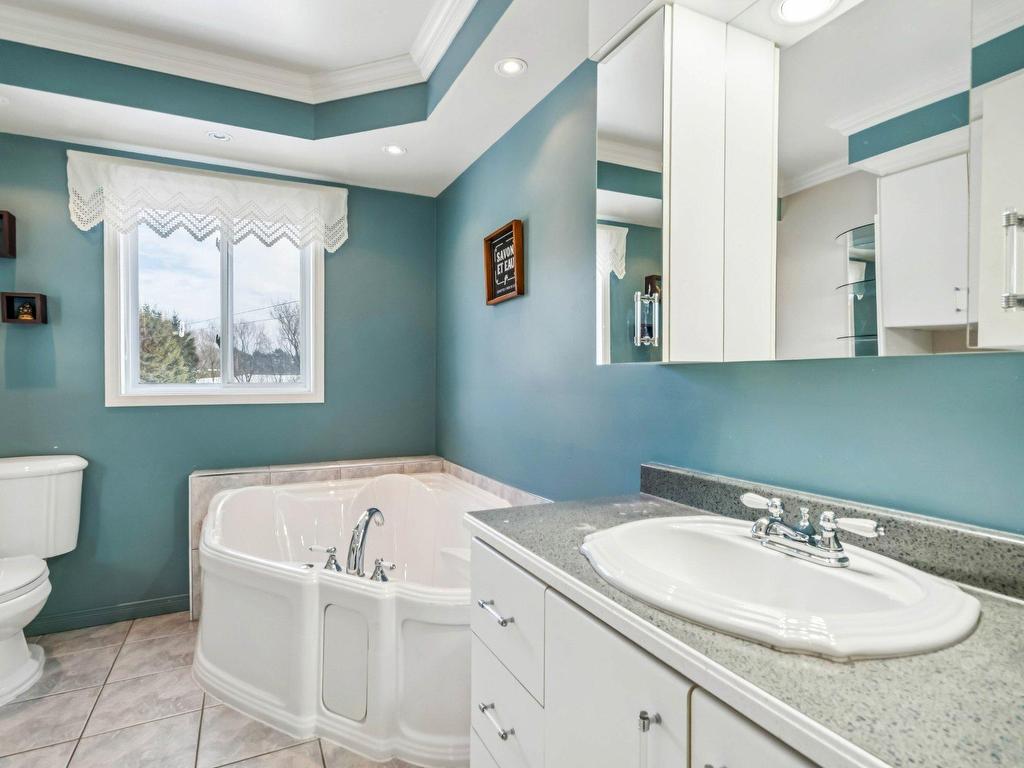 









1402


Route 158

,
Saint-Thomas,




QC
J0K3L0

