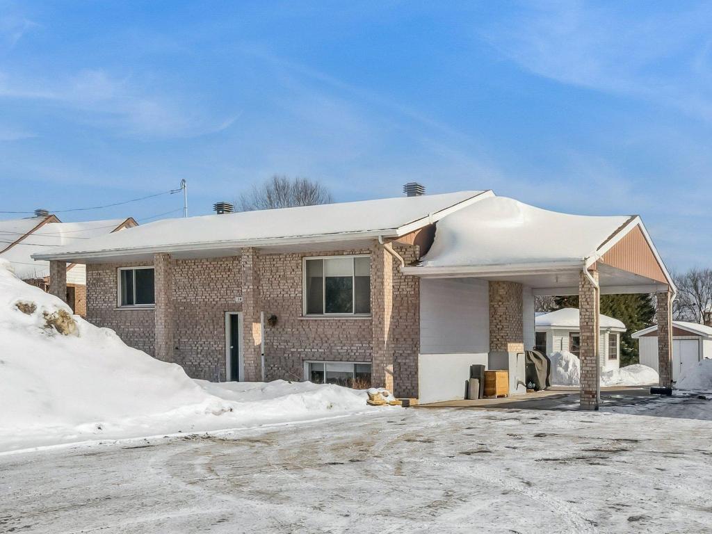 









1402


Route 158

,
Saint-Thomas,




QC
J0K3L0

