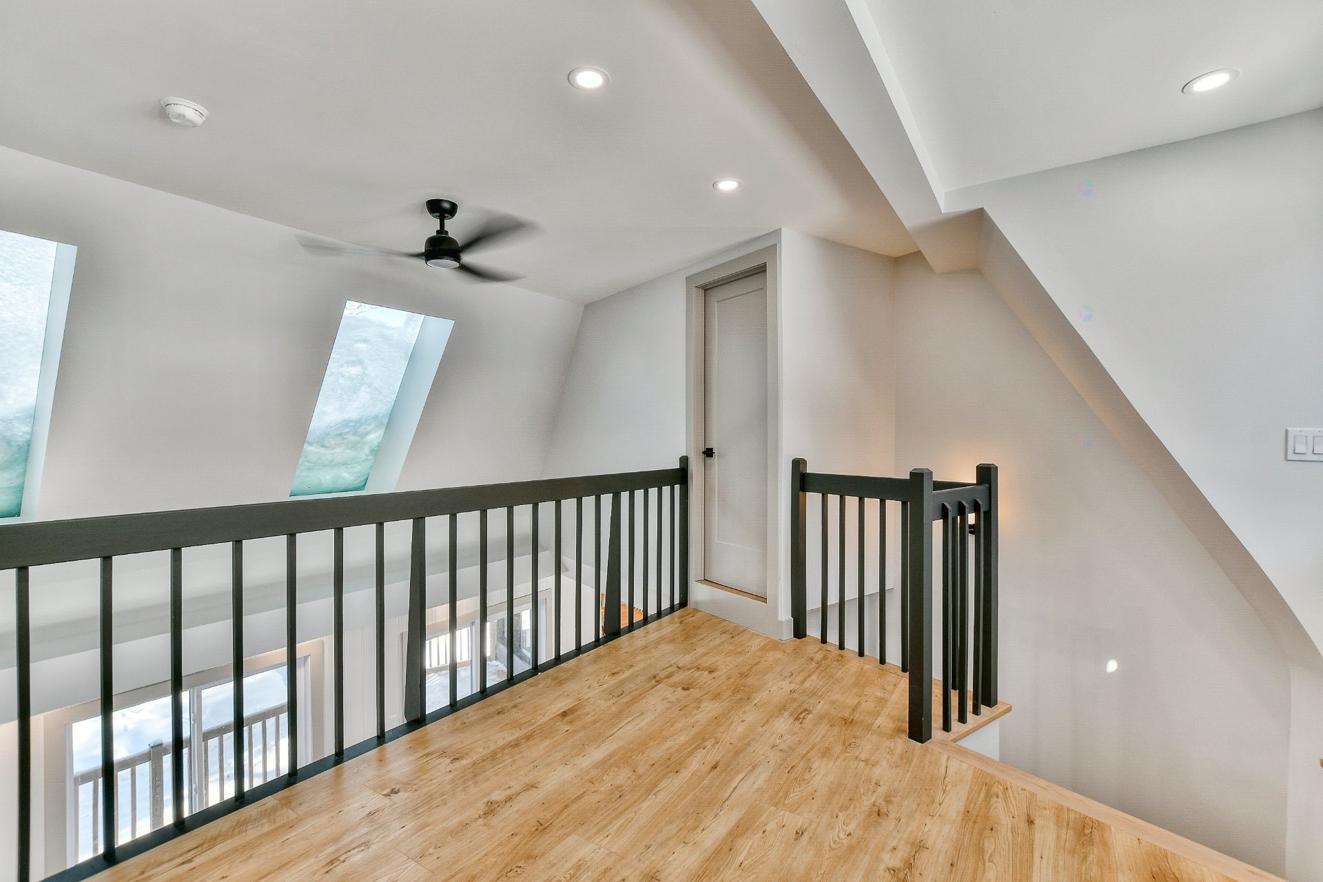 









2014


Ch. du Lac-Quenouille

,
Val-des-Lacs,




QC
J0T2P0

